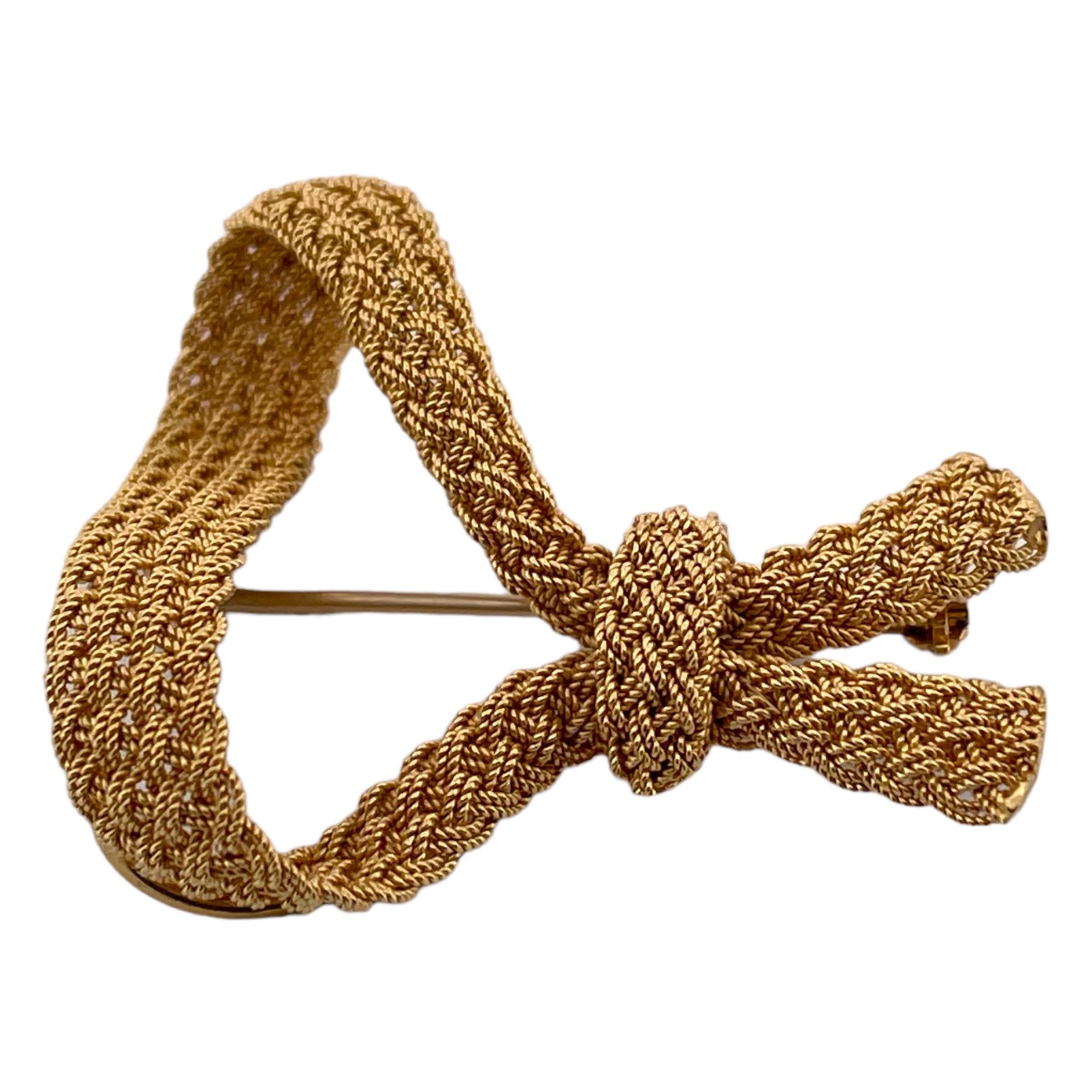 Vintage 14K Yellow Gold Mesh Ribbon Brooch In Good Condition For Sale In New York, NY