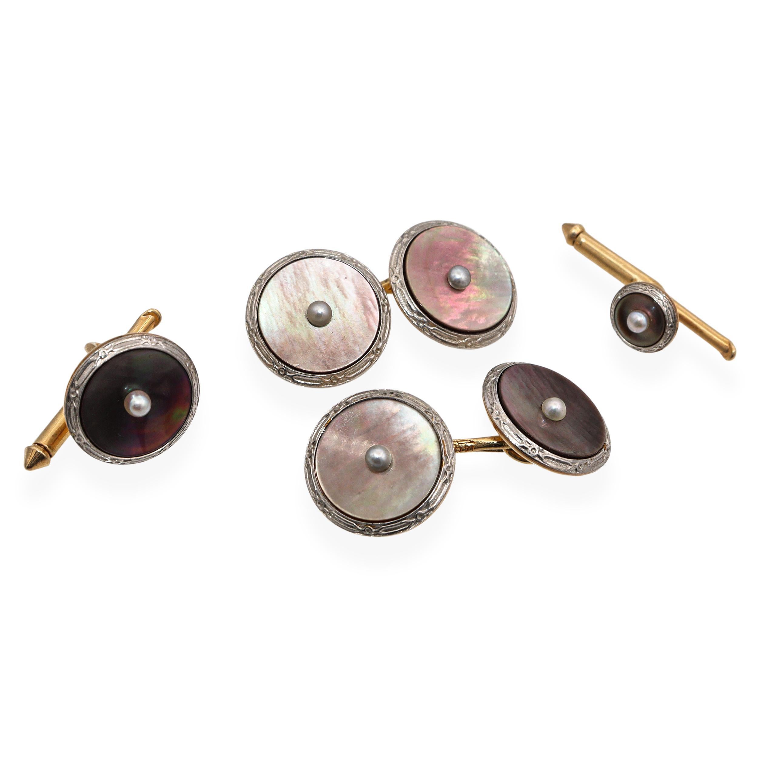 Uomo Set di gemelli e borchie da camicia in oro giallo 14 carati con madreperla e perle di mare in vendita