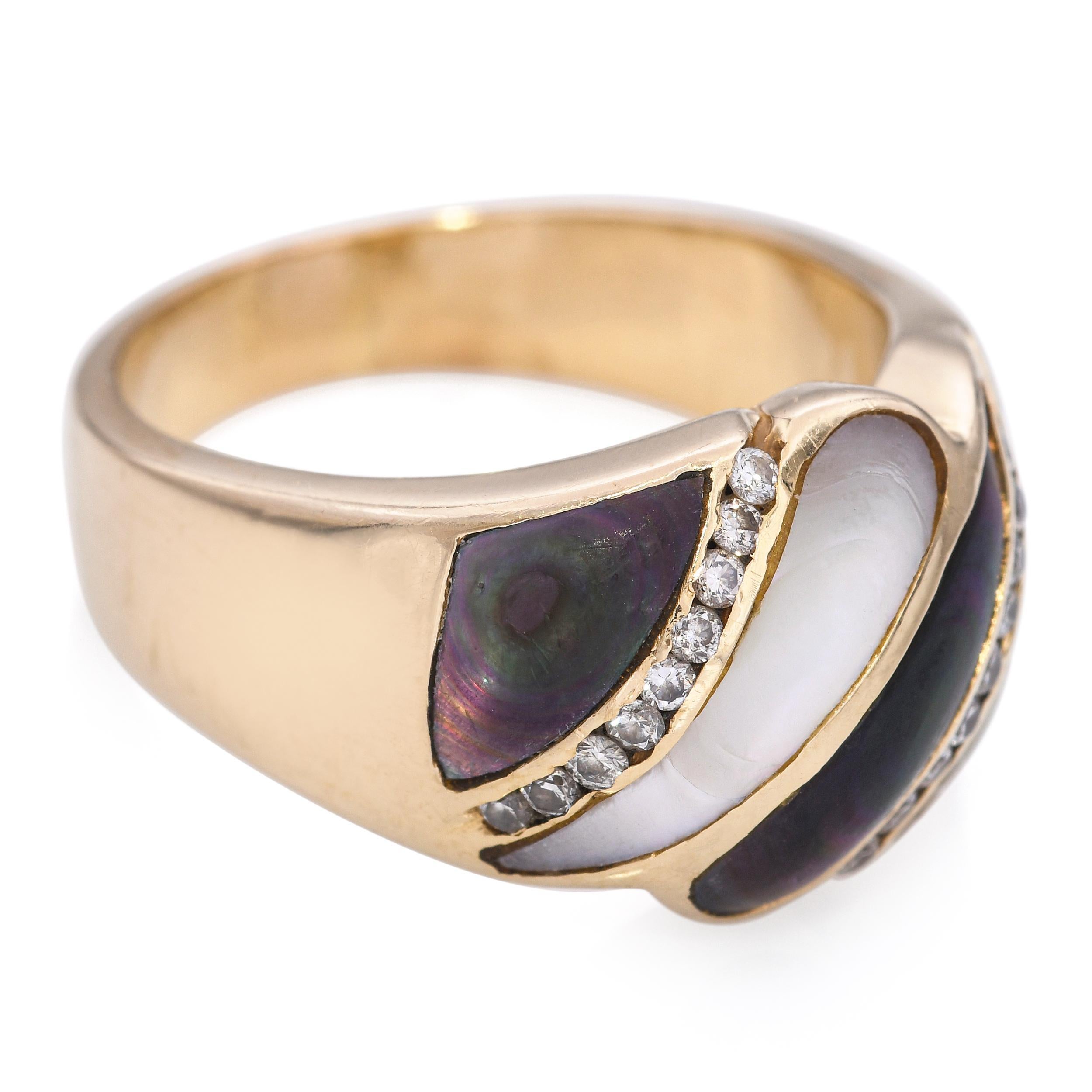 Bague vintage en or jaune 14k incrustée de nacre et de diamants en vente 2