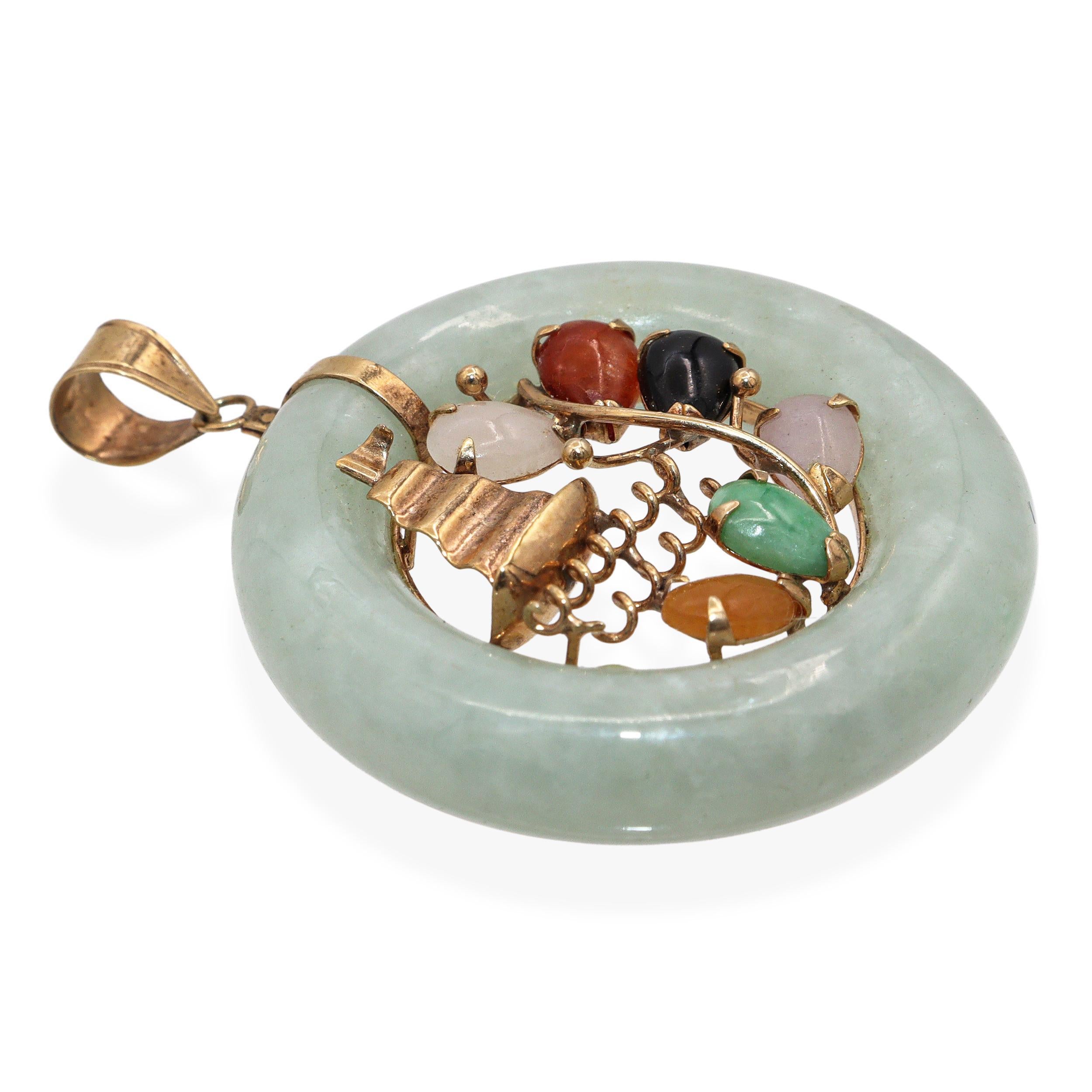 Vintage 14k Gelbgold Multi-Edelstein Segelboot mit grüner Jade Donut-Anhänger Damen im Angebot