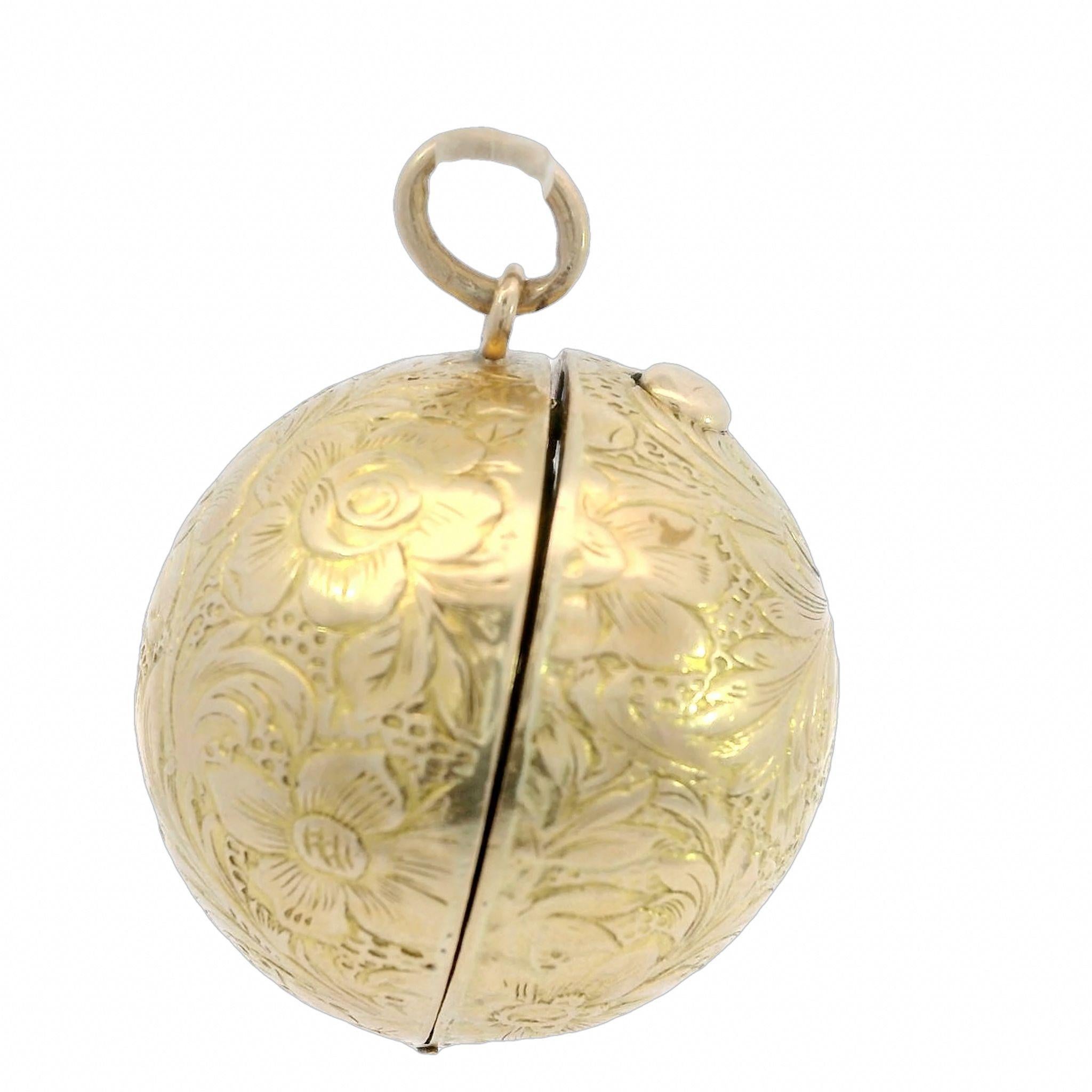 Victorian Vintage 14K Yellow Gold Multi-Photo Hand Carved Locket Globe Pendant
