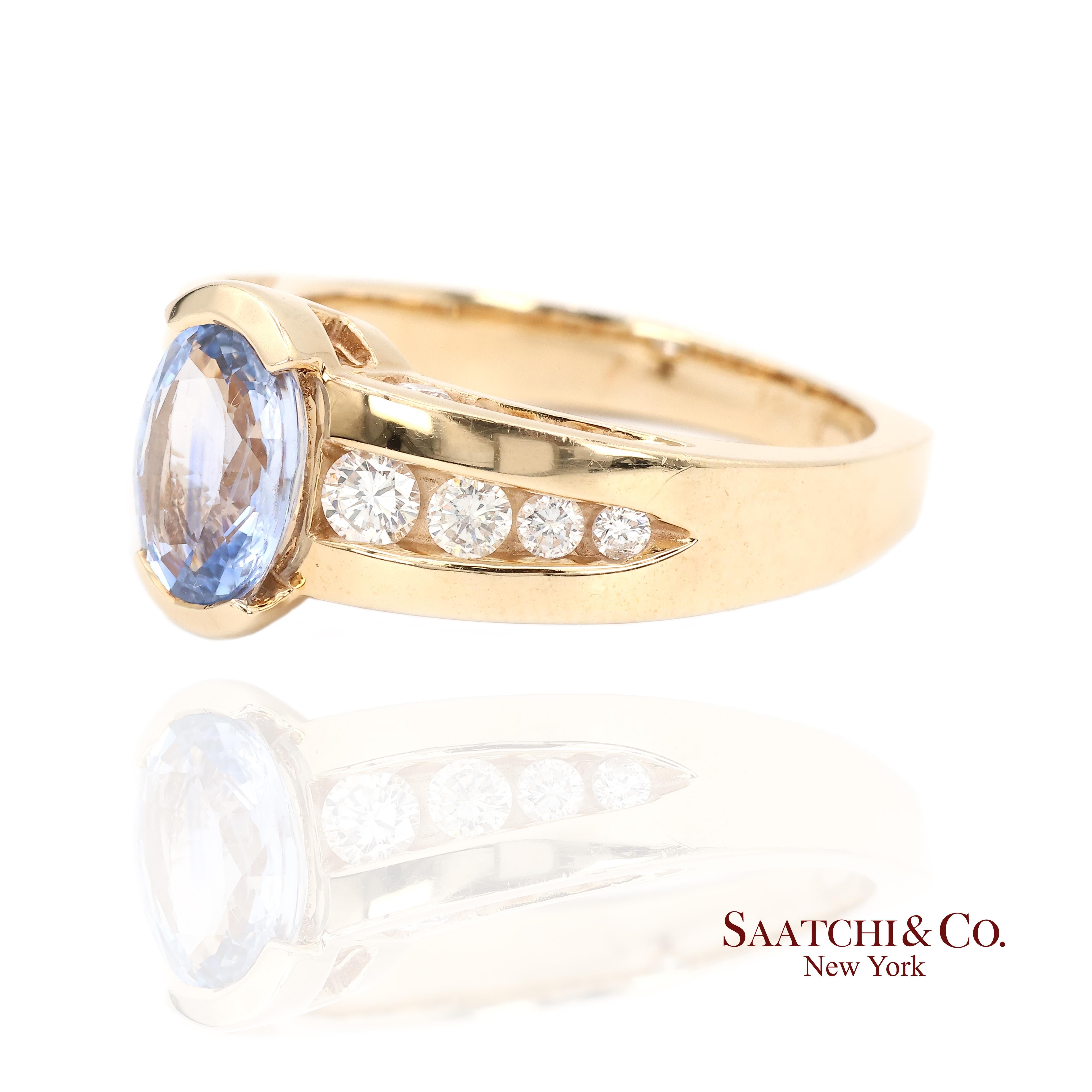 Contemporain Bague Vintage en or jaune 14K saphir bleu naturel et diamant en vente