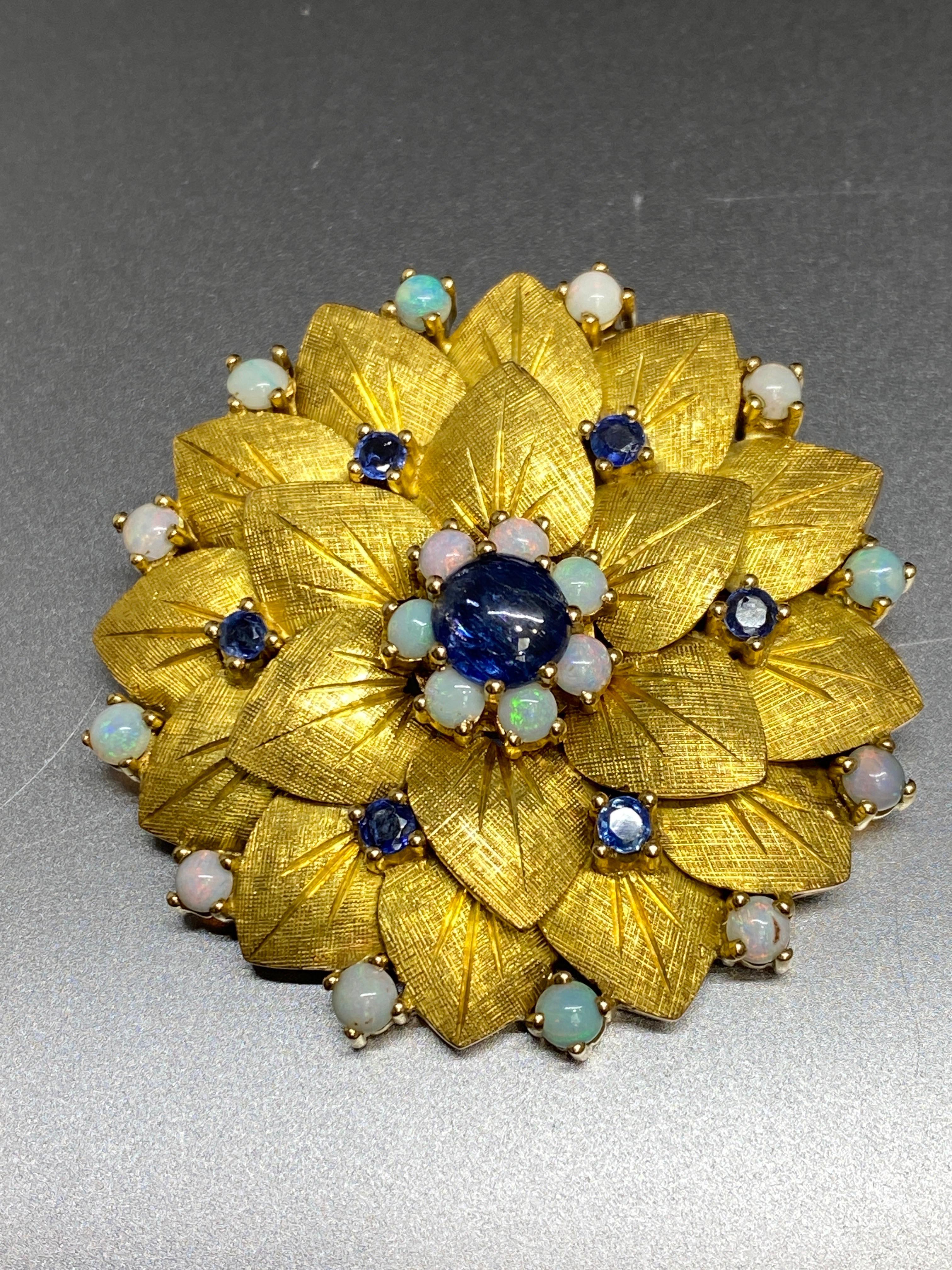Vintage 14k Yellow Gold Natural Blue Sapphire Cabochon & Opal Flower Brooch In Good Condition For Sale In Bernardsville, NJ