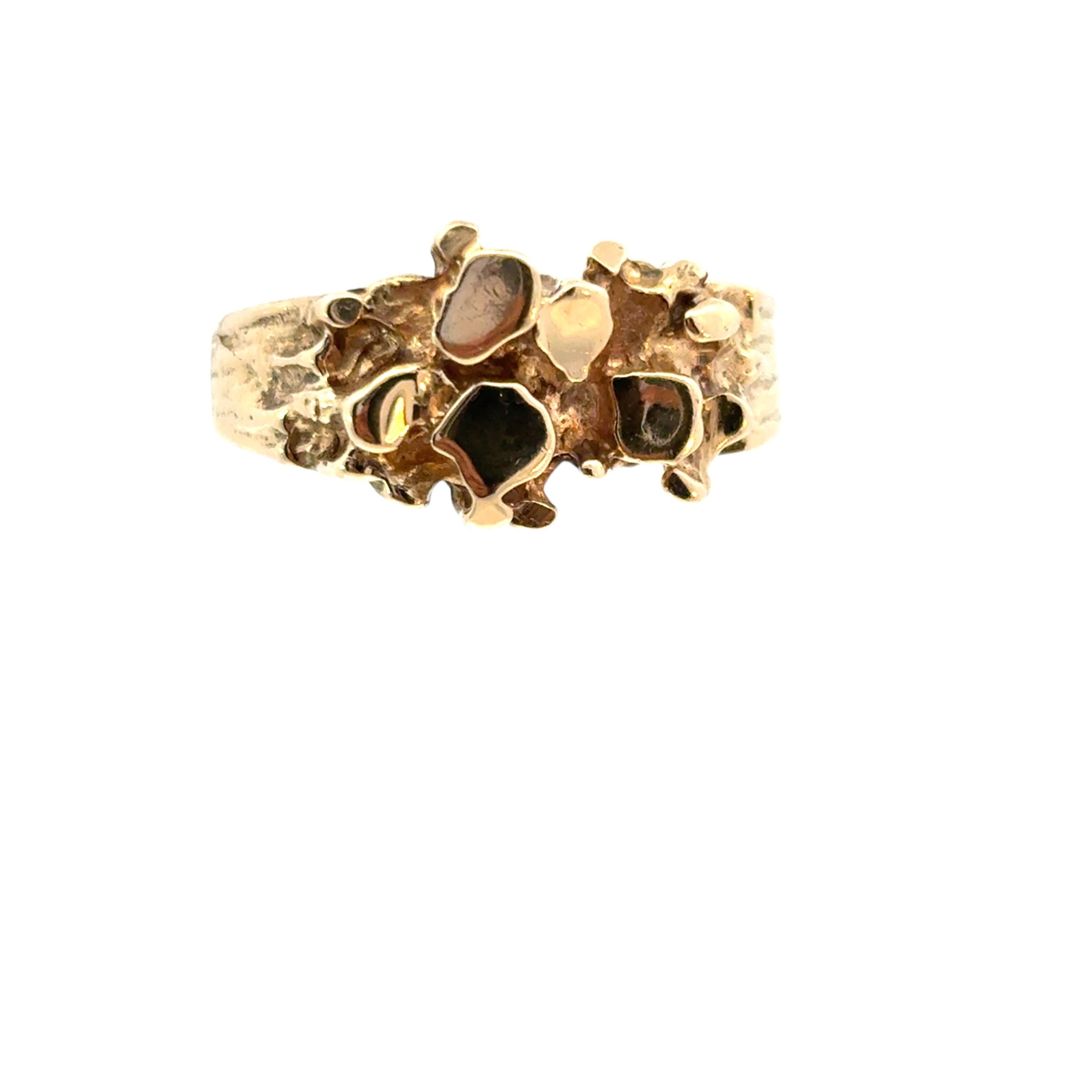 Vintage 14k Yellow Gold Nugget Ring

This stunning vintage 14k Gold Nugget Ring is in excellent condition and is ready to ship!

Design: Gold Nugget Ring
Material: 14k Yellow Gold
Ring Size: 9
Band Width: The band is approximately 2.9 mm to 4.9 mm