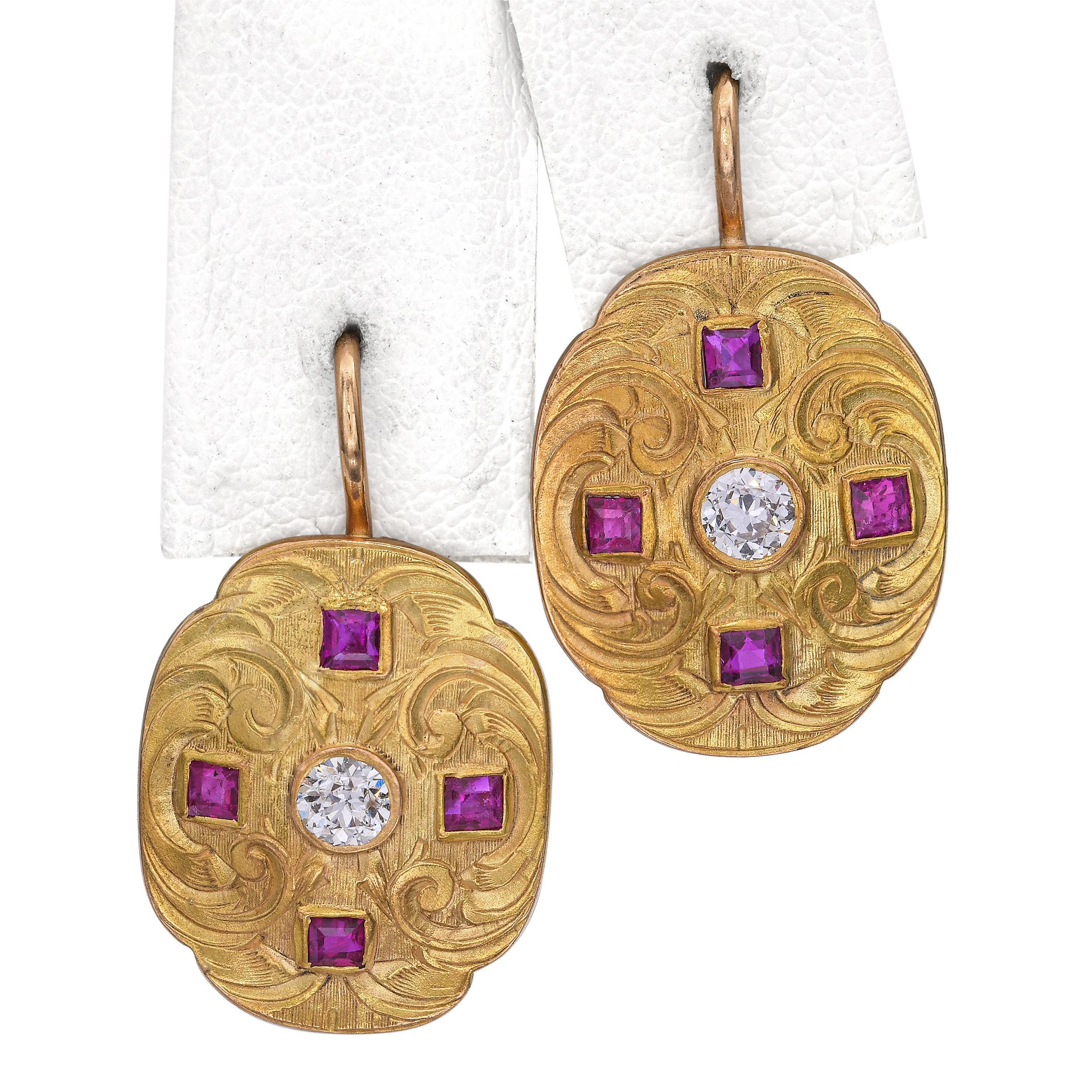 Boucles d'oreilles bouclier en or jaune 14k avec diamants et rubis de taille européenne ancienne Pour femmes en vente