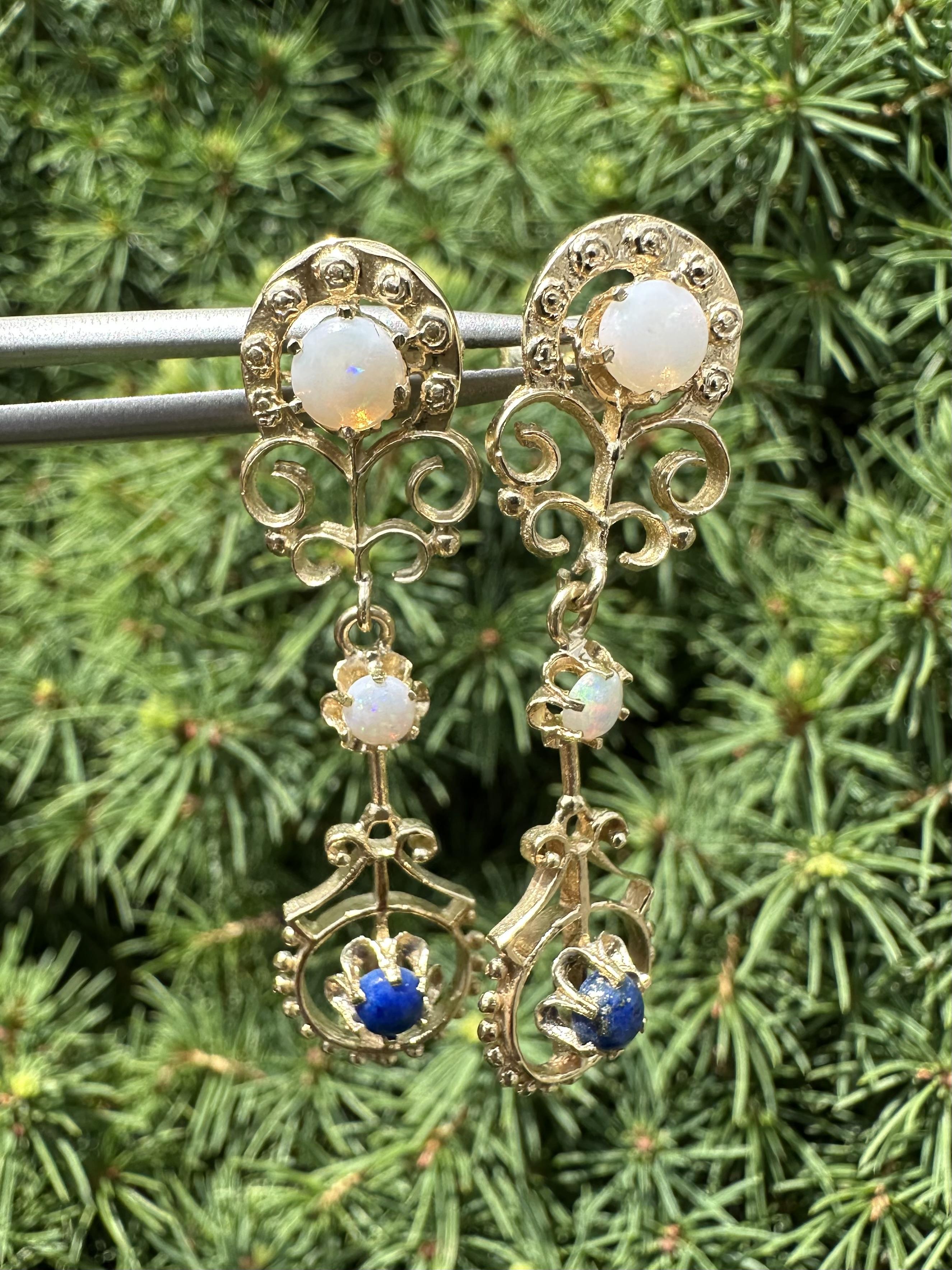 Boucles d'oreilles pendantes en or jaune 14k Opale et Lapis Lazuli Orné Pour femmes en vente