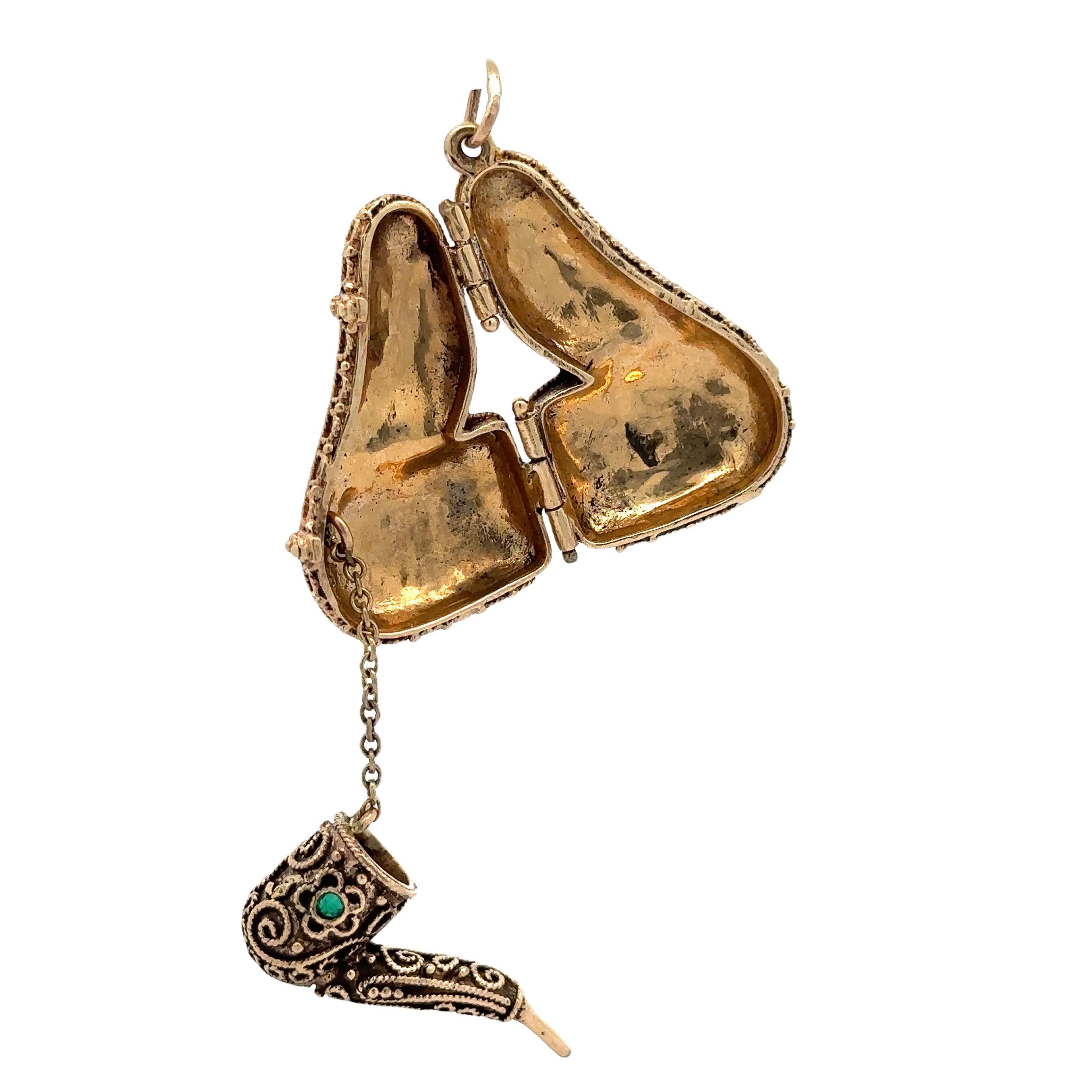 Women's Vintage 14k Yellow Gold Open Functional Pipe w/ Case Ornate Pendant Charm For Sale