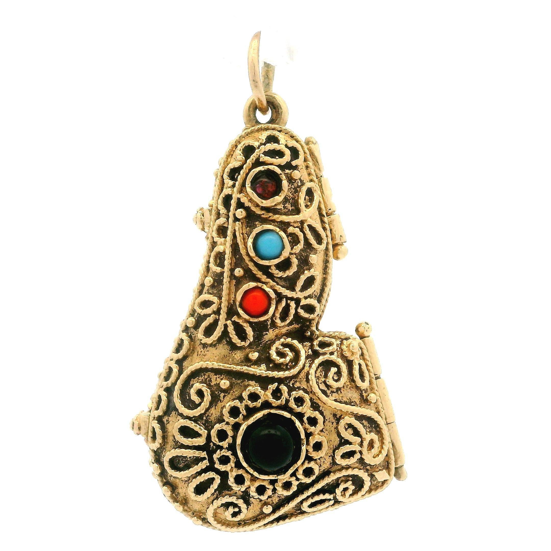 Vintage 14k Yellow Gold Open Functional Pipe w/ Case Ornate Pendant Charm For Sale 1