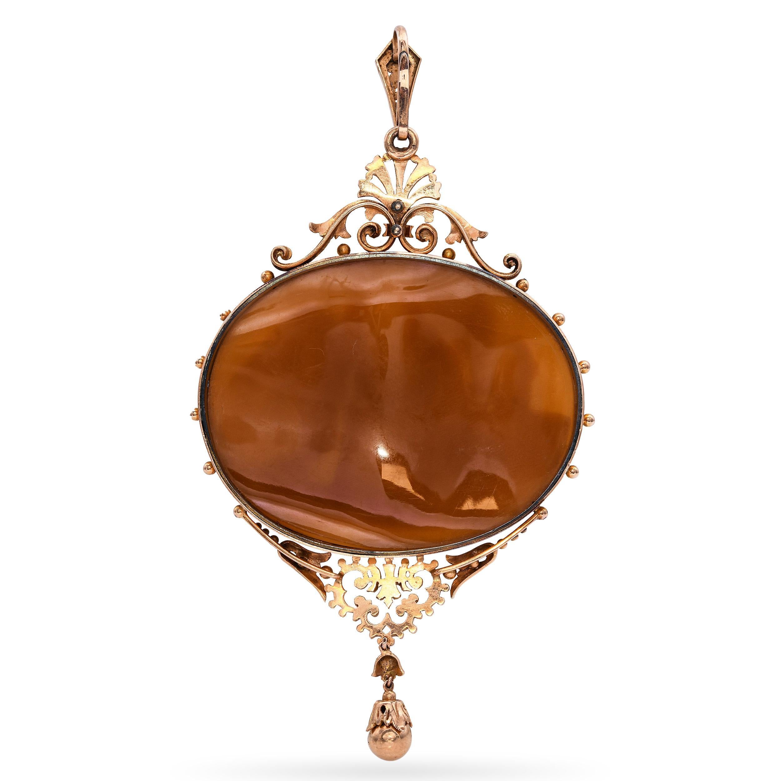 Vintage 14k Yellow Gold Ornate Shell Cameo Ganymede with Zeus Pendentif Pour femmes en vente