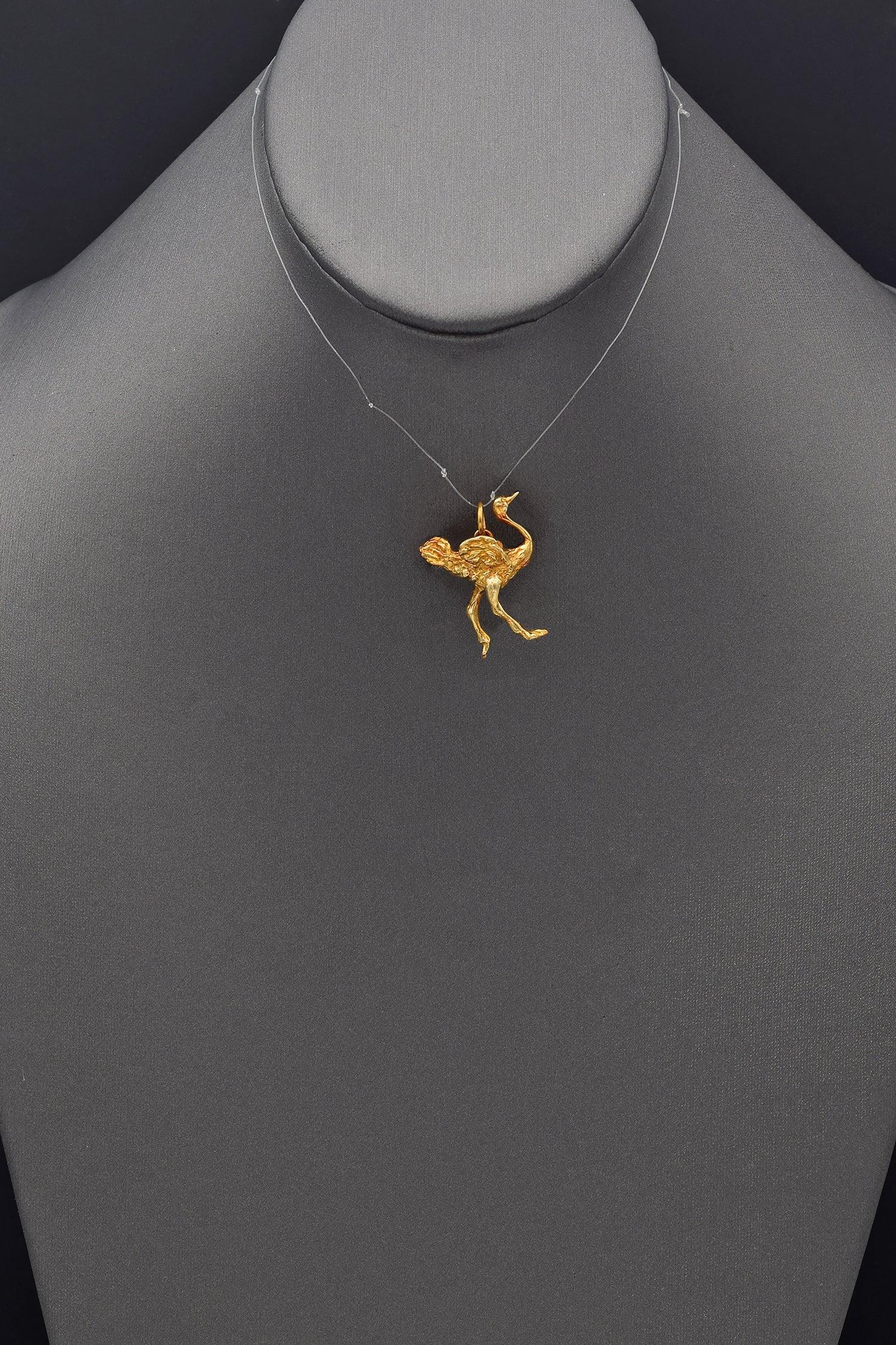 Pendentif vintage en or jaune 14k avec breloque oiseau autruche Bon état - En vente à New York, NY