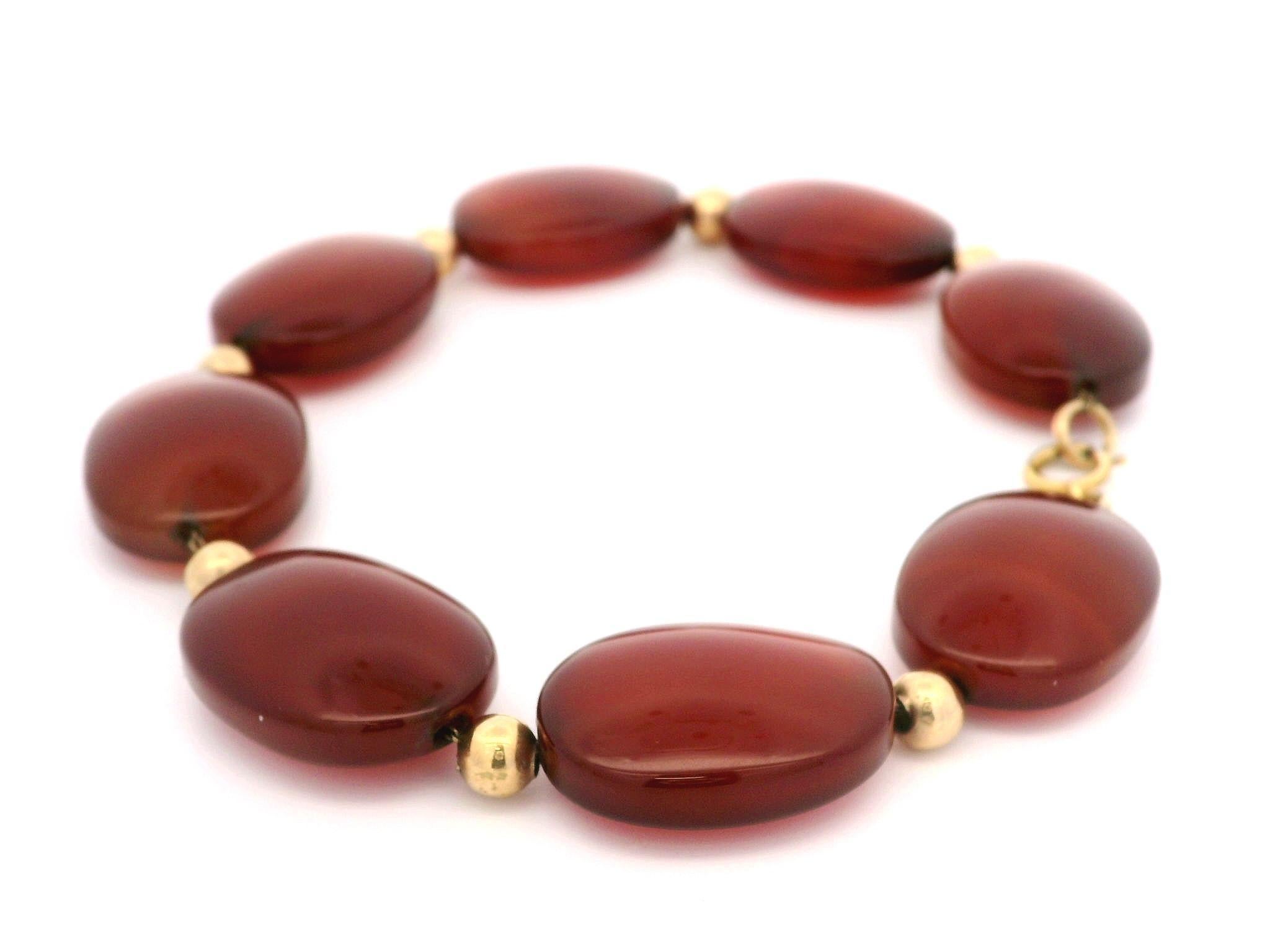 Vintage 14k Yellow Gold Oval 19.8x14.7mm Carnelian on Cable Link Chain Bracelet In Good Condition In Montclair, NJ