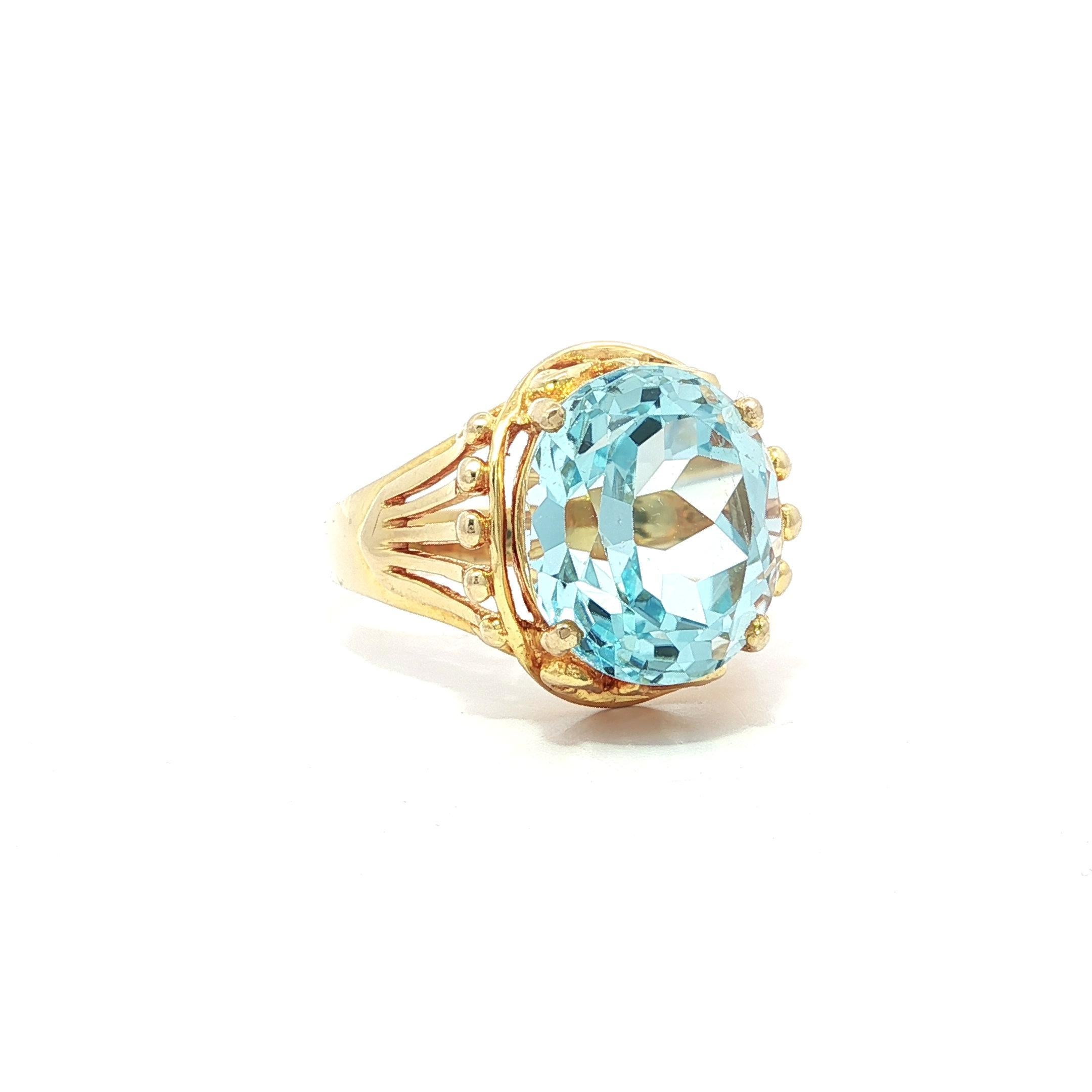 Anello d'epoca in oro giallo 14k con solitario ovale di topazio blu e lavorazione aperta e svasata in vendita 4