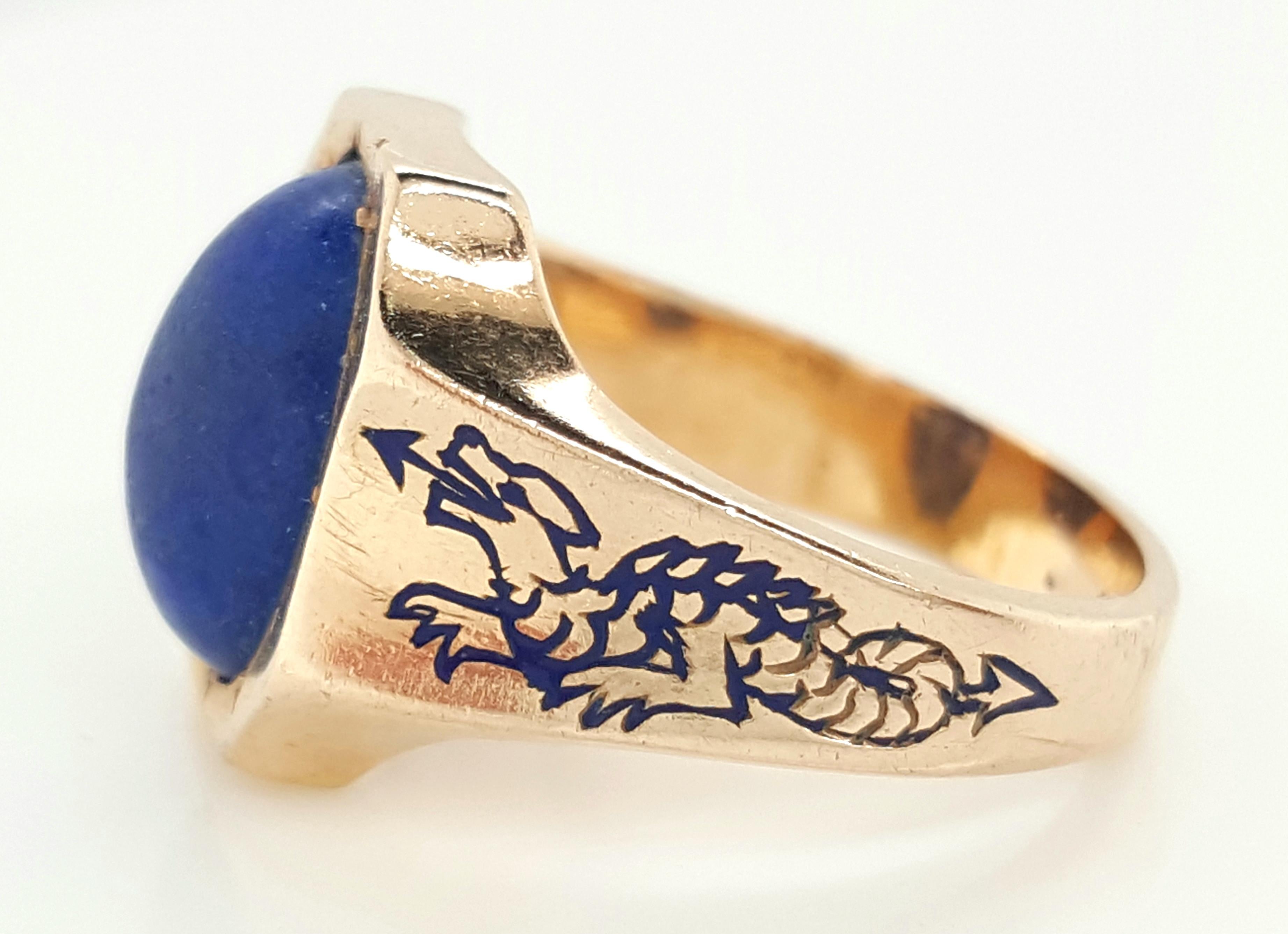 Vintage 14 Karat Yellow Gold Oval Cabochon Lapis Lazuli and Blue Enamel Ring In Good Condition For Sale In Addison, TX