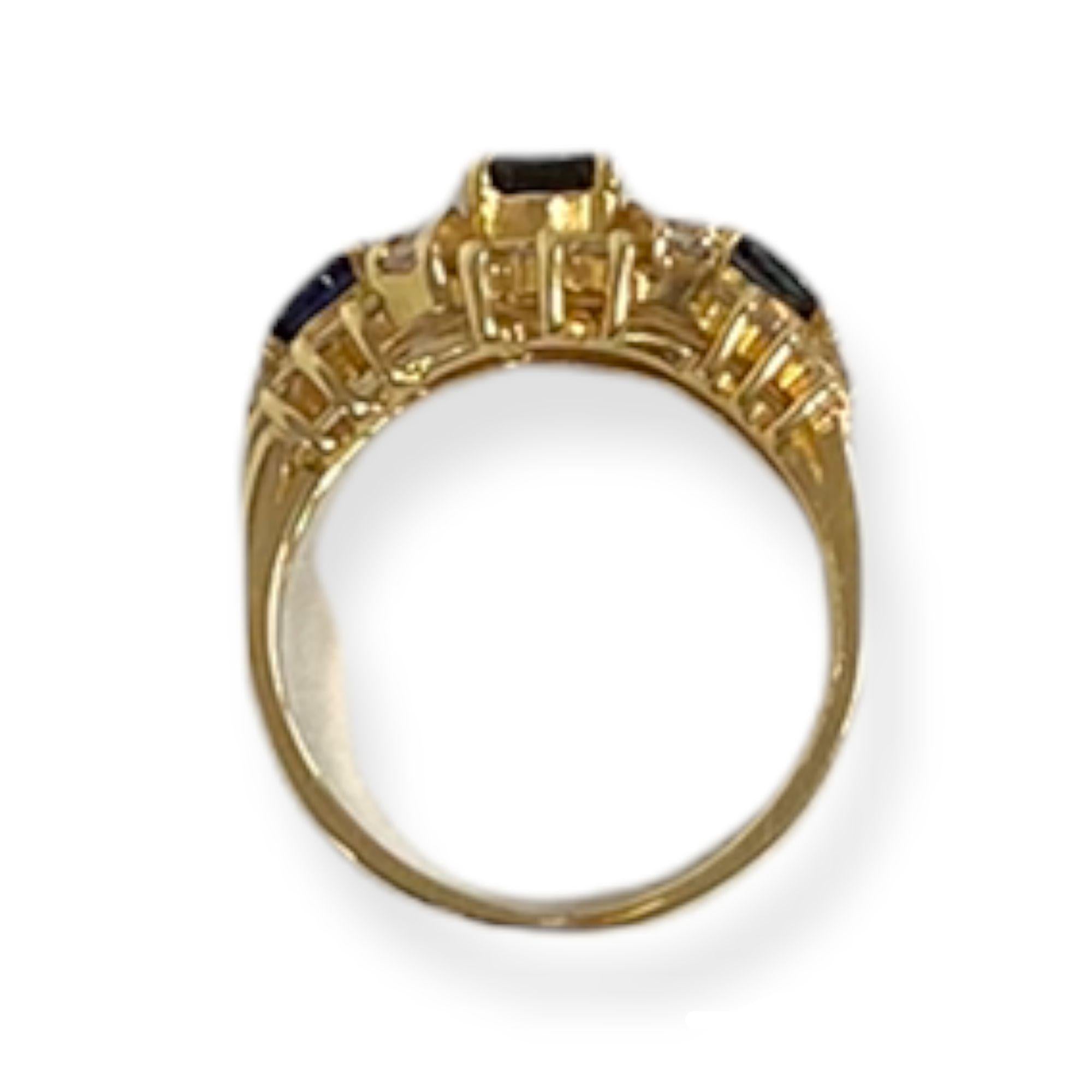 Ring aus 14 Karat Gelbgold mit Saphir im Ovalschliff und rundem weißen Diamanten im Zustand „Neu“ im Angebot in Great Neck, NY