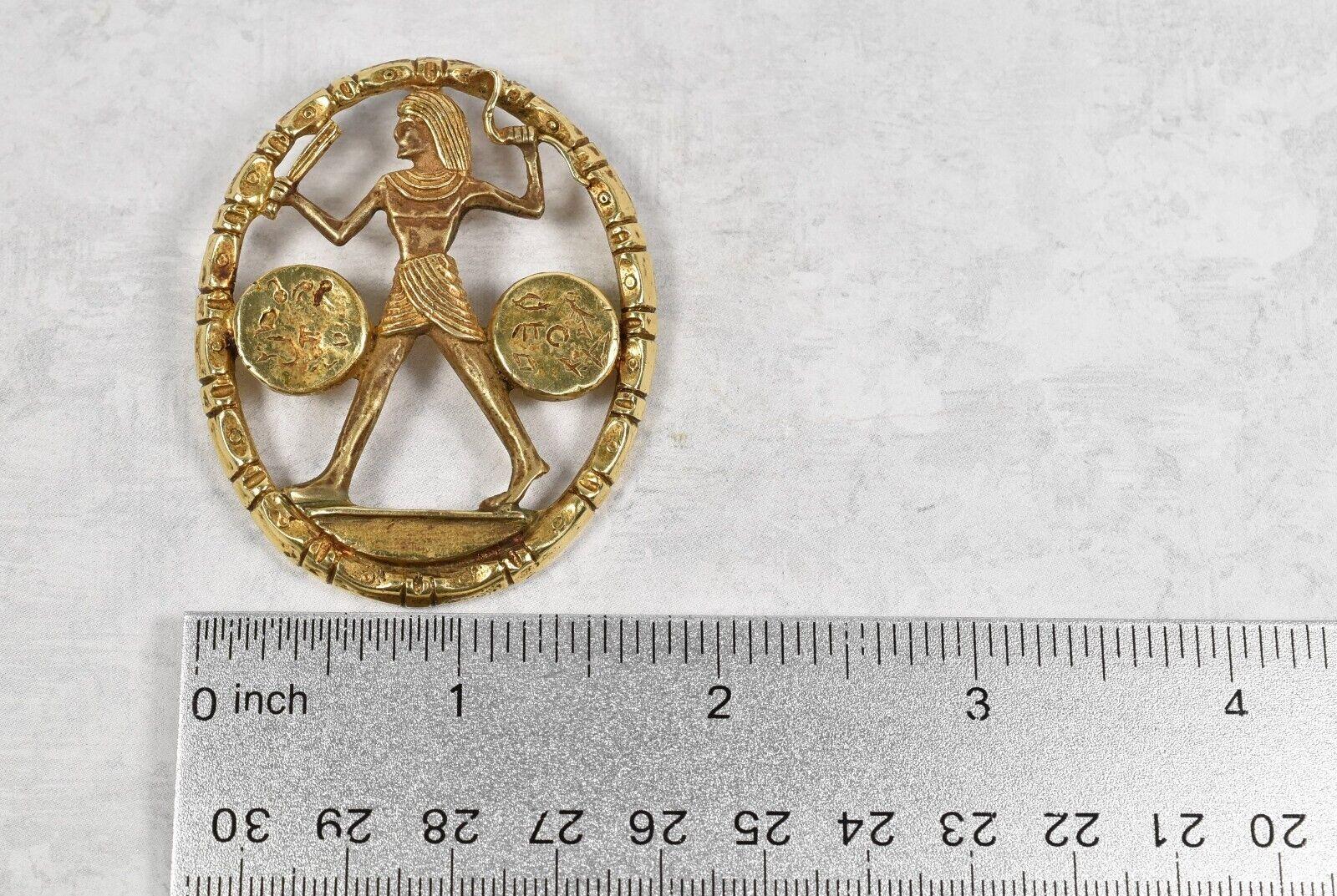 Pendentif chasseur égyptien ovale vintage en or jaune 14 carats, 29,2 g en vente 5