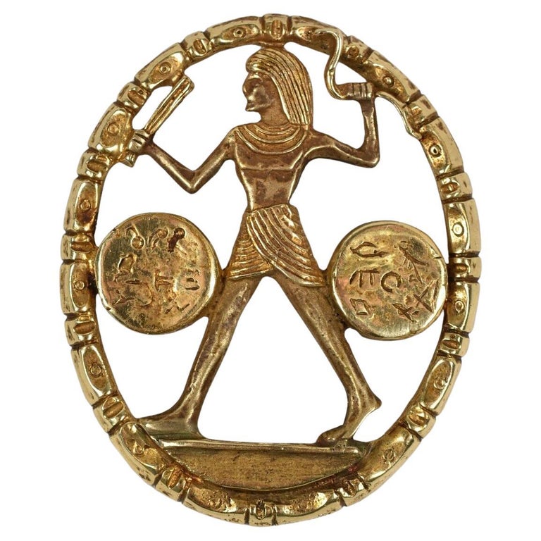 Vintage 14k Yellow Gold Oval Egyptian Hunter Pendant, For