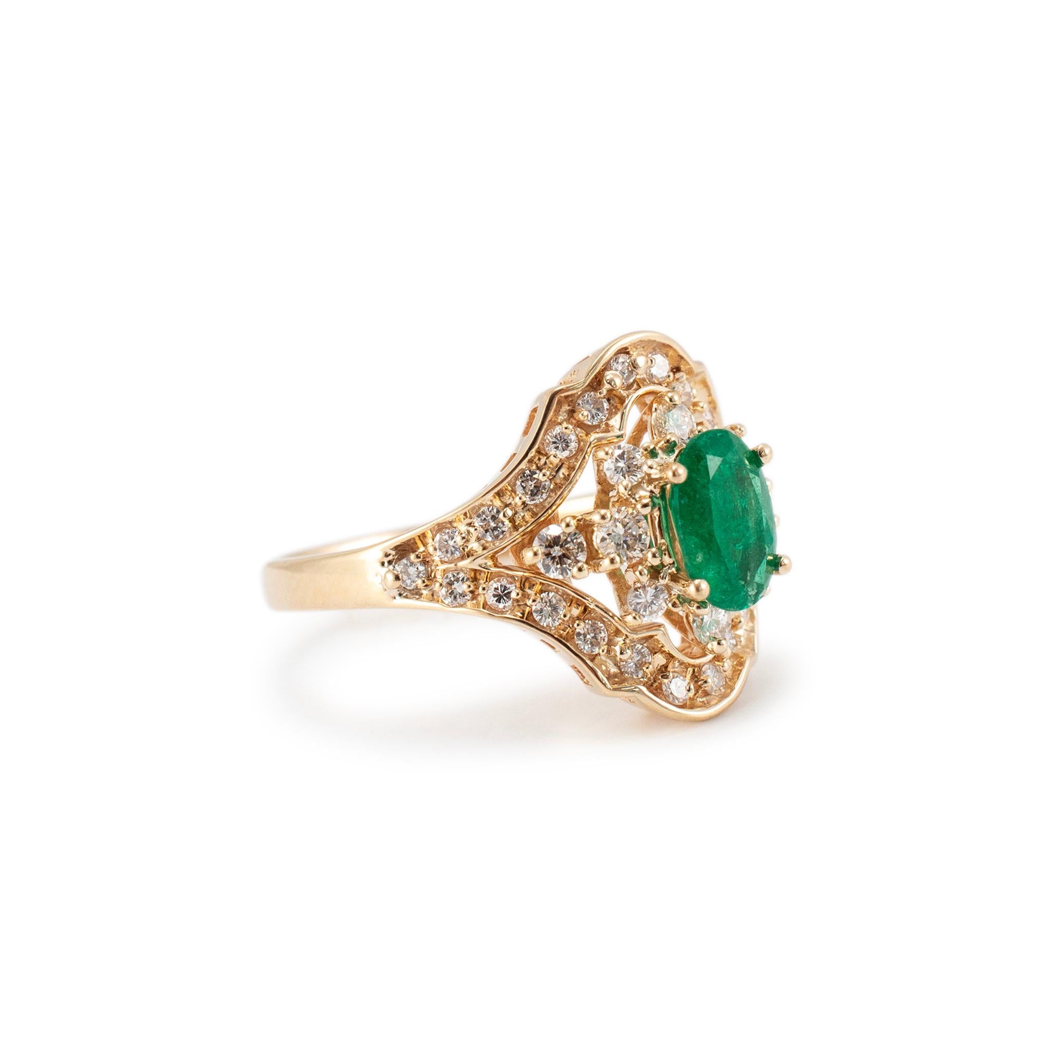 Oval Cut Vintage 14K Yellow Gold Oval Emerald Halo Accented Diamond Shield Cocktail Ring For Sale