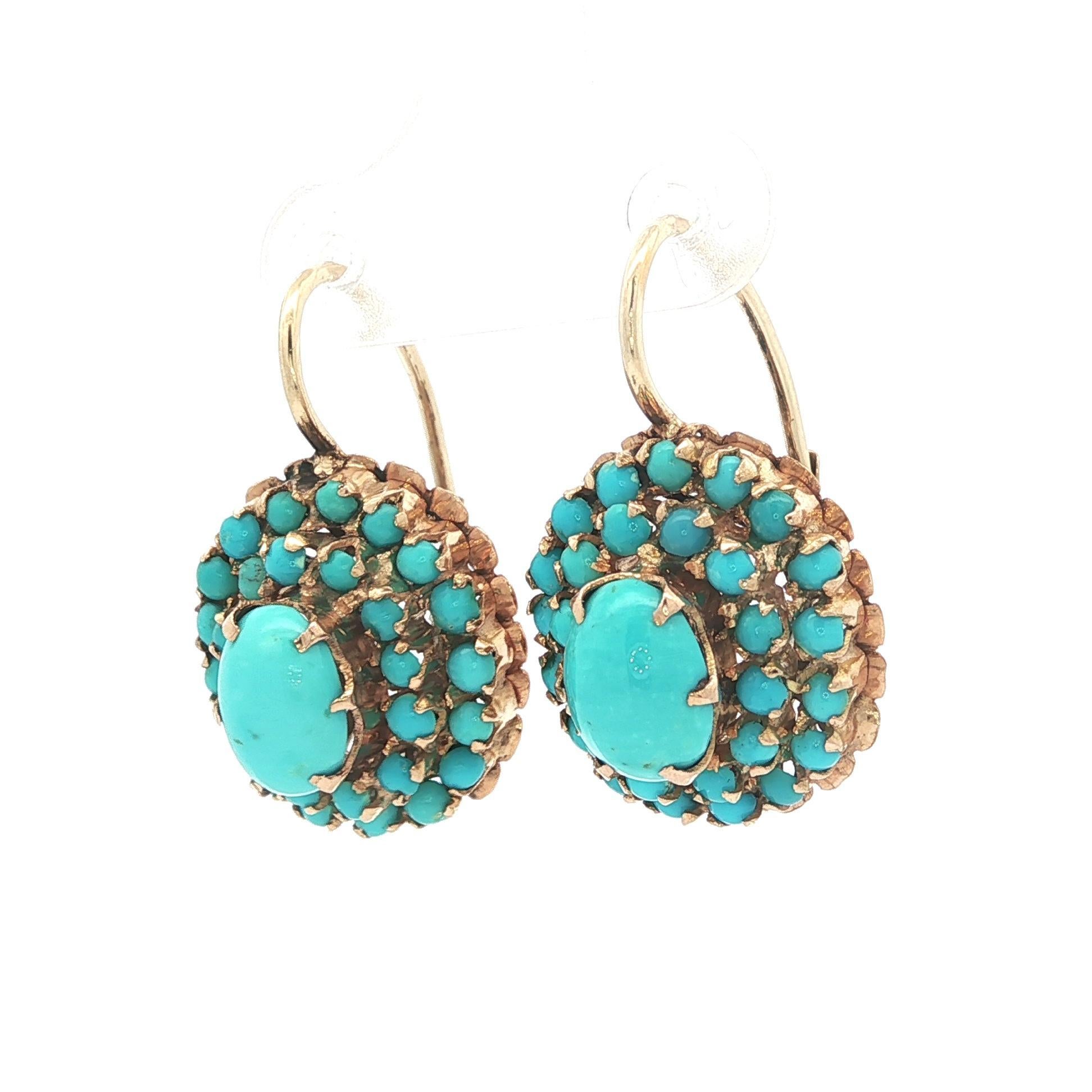 Cabochon Orecchini pendenti a grappolo in oro giallo 14k con turchesi ovali e rotondi in vendita