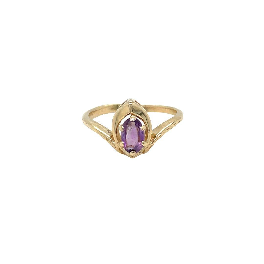 Oval Cut Vintage 14K Yellow Gold Oval Shaped Amethyst Chevron Ring  For Sale