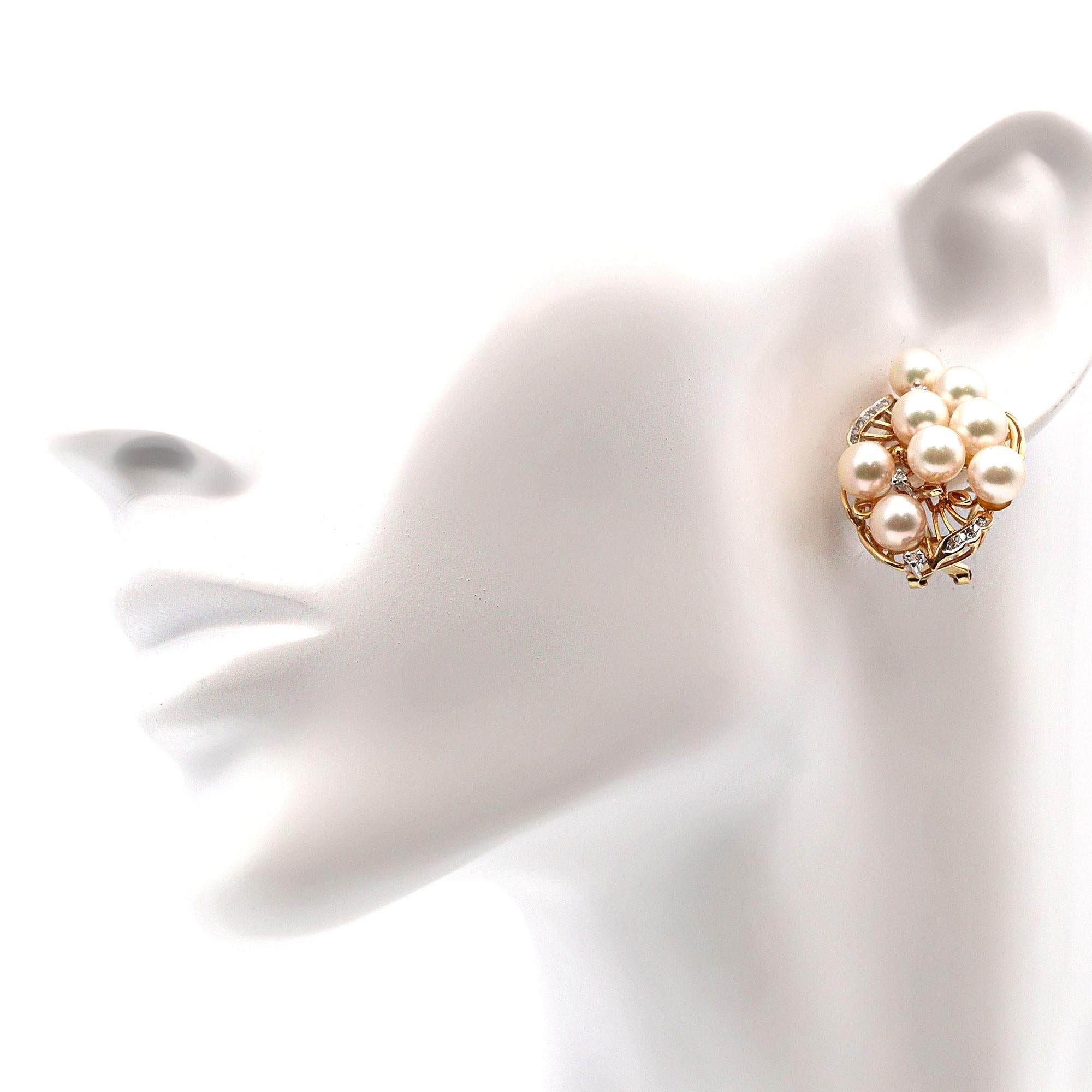 Ohrringe aus 14 Karat Gelbgold mit Perlen und Diamanten im Zustand „Gut“ im Angebot in New York, NY