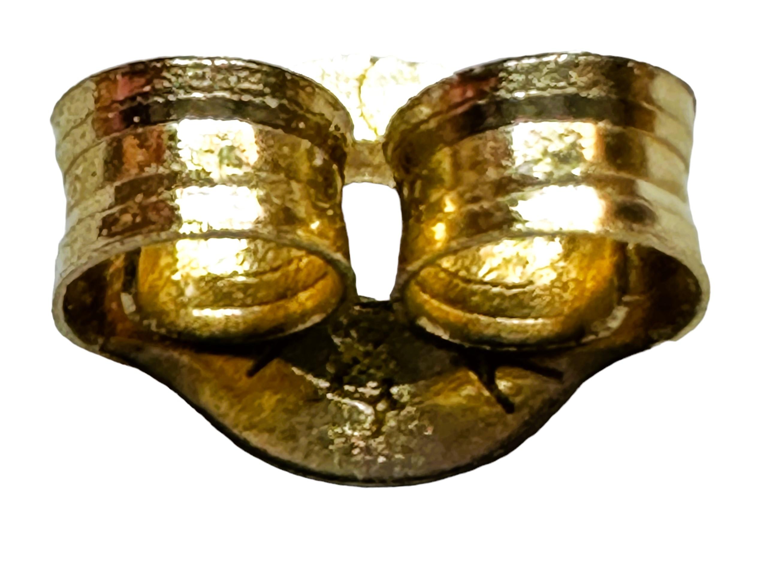 Post-Ohrringe aus 14 Karat Gelbgold mit Perlen und Diamanten im Angebot 1