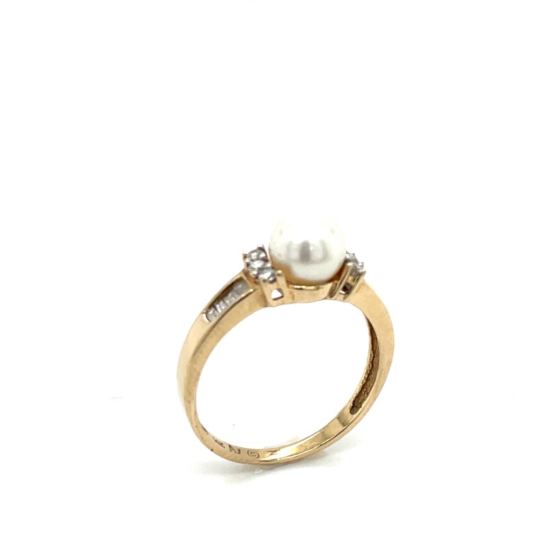 Vintage 14k Yellow Gold Pearl and Diamond Ring For Sale at 1stDibs