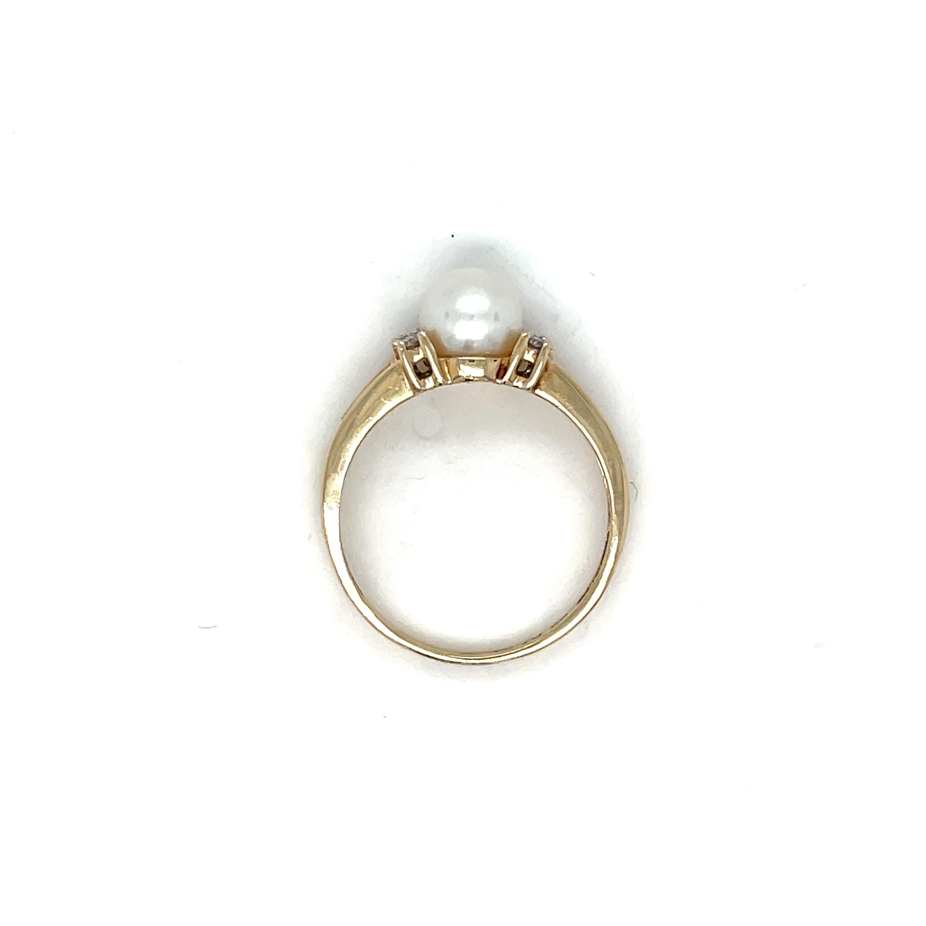 Vintage 14k Yellow Gold Pearl and Diamond Ring In Excellent Condition For Sale In beverly hills, CA