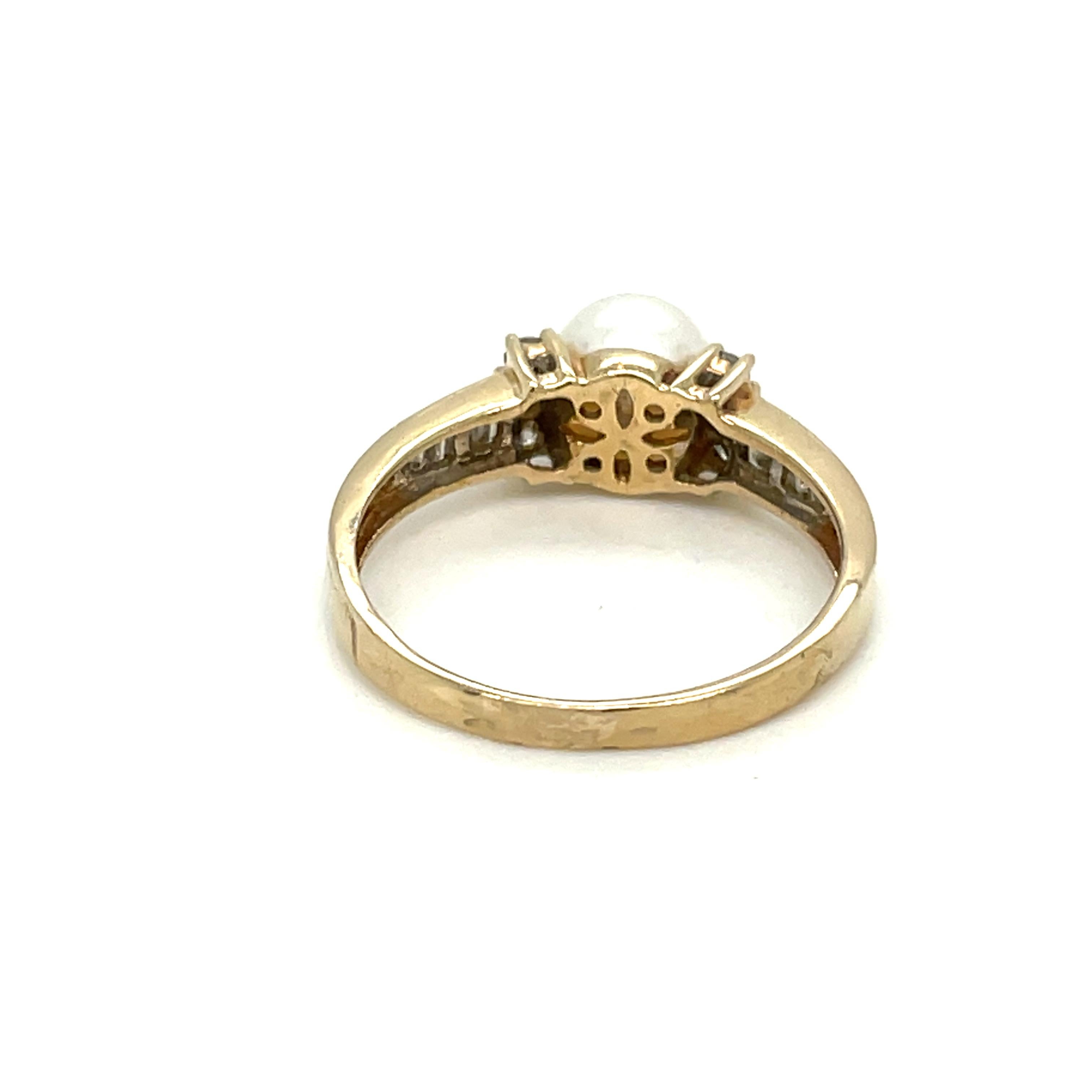 Vintage 14k Yellow Gold Pearl and Diamond Ring For Sale 1