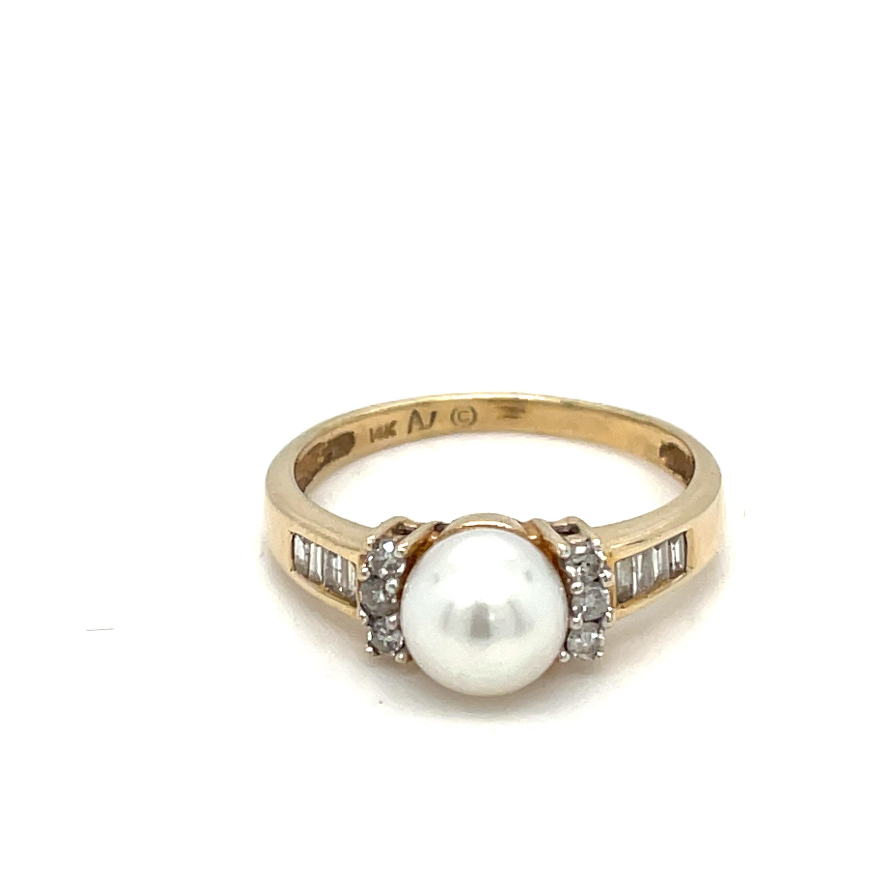 Vintage 14k Yellow Gold Pearl and Diamond Ring For Sale 3