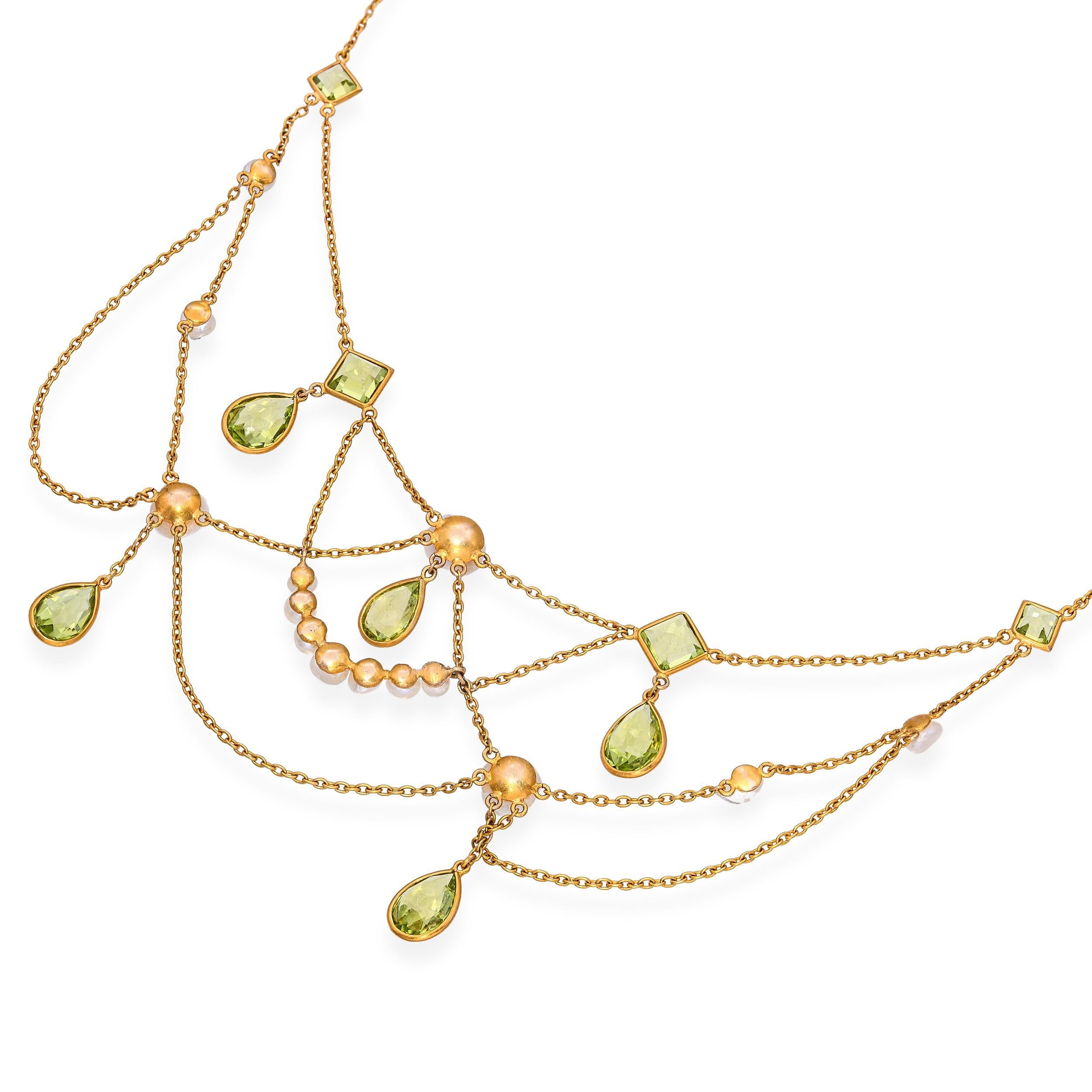 Collana a festone in oro giallo 14k con perle e peridoto d'epoca In condizioni buone in vendita a New York, NY