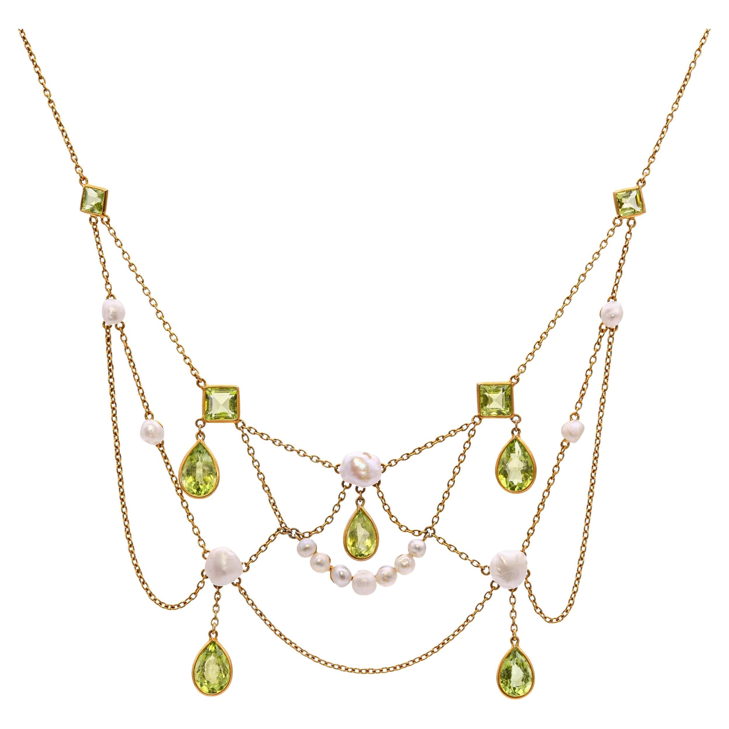 Collana a festone in oro giallo 14k con perle e peridoto d'epoca in vendita