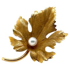 Vintage 14k Yellow Gold Pearl Oak Leaf Brooch