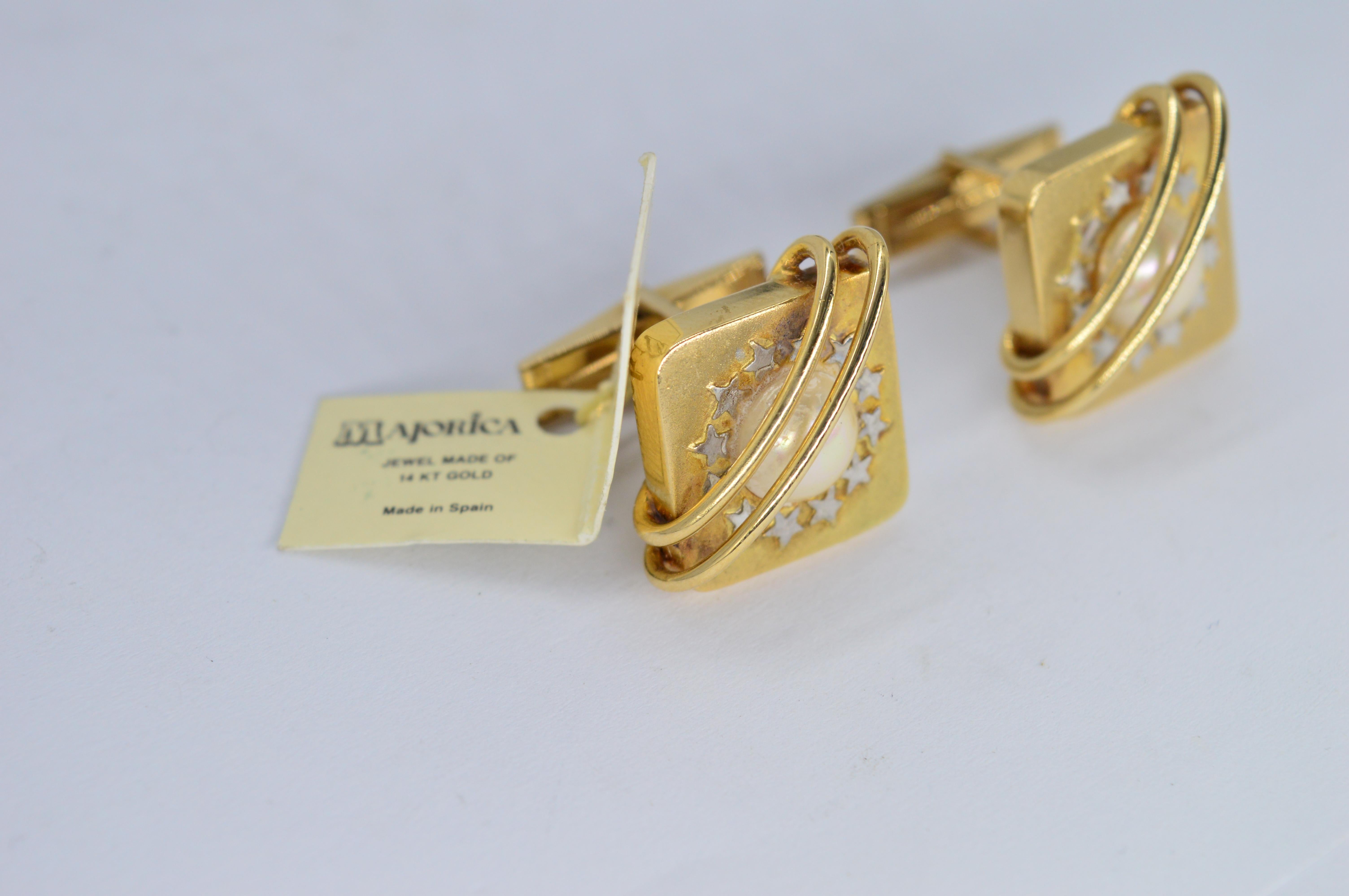 Contemporary Vintage 14k Yellow Gold PGA Golf Memorabilia Tour Commemorative Pearl Cufflinks For Sale