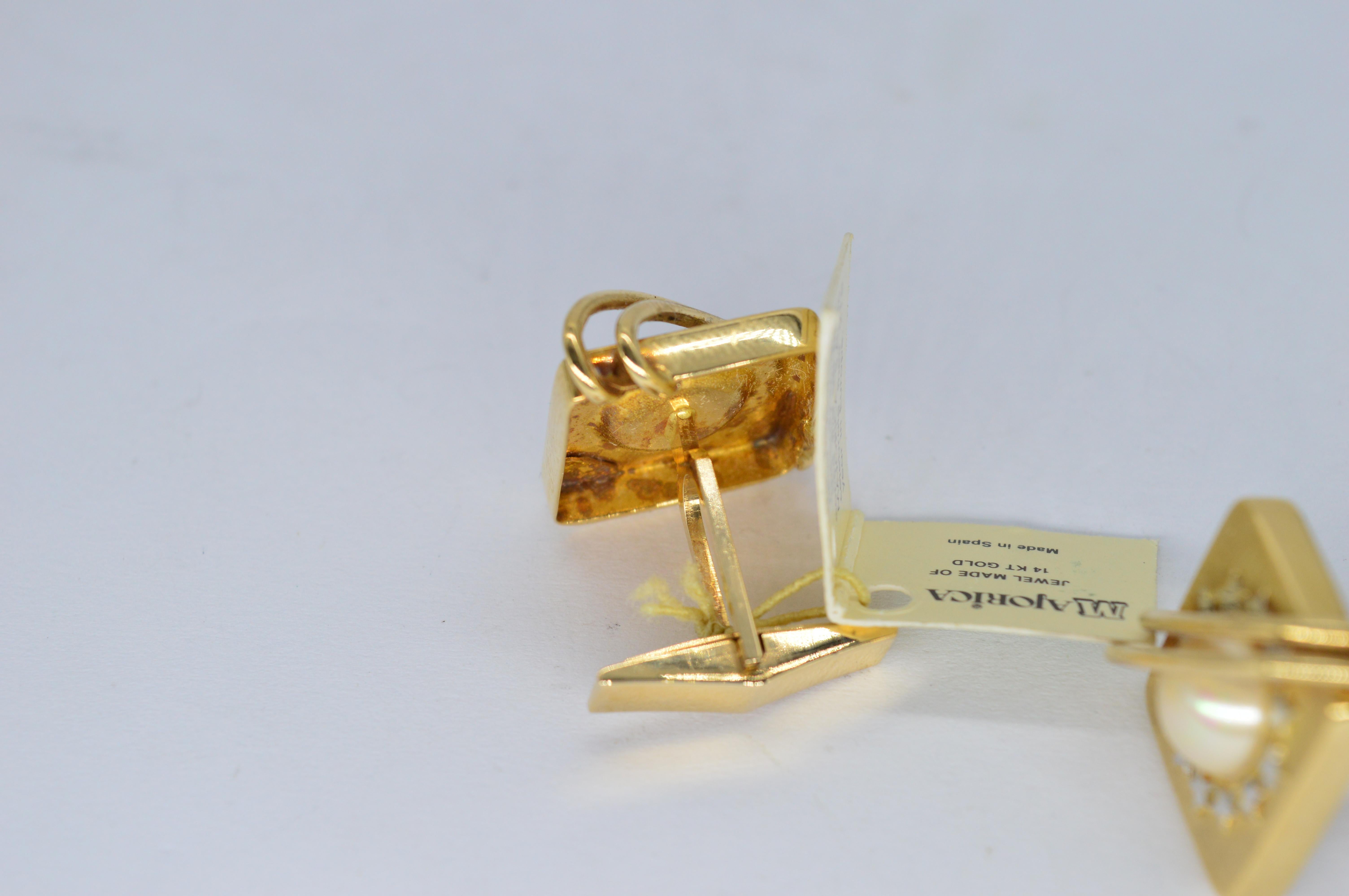 Vintage 14k Yellow Gold PGA Golf Memorabilia Tour Commemorative Pearl Cufflinks In Excellent Condition For Sale In Benfleet, GB
