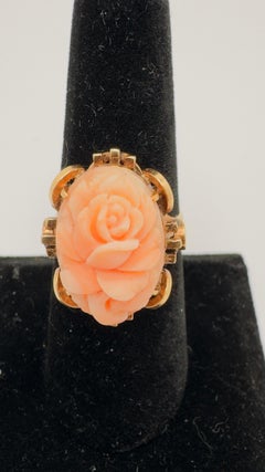 Vintage 14K Yellow Gold Pink Coral Flower Design Ring