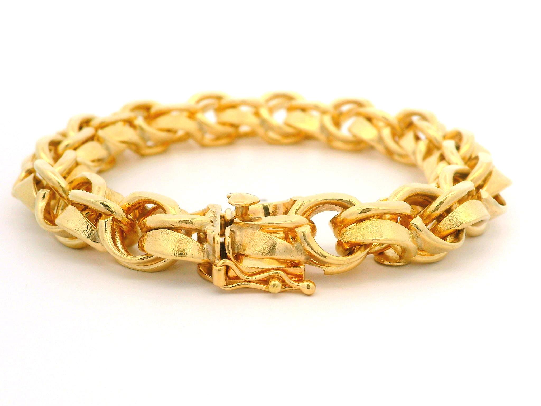 Bracciale charme d'epoca in oro giallo 14k con finitura lucida e spazzolata a doppia maglia Curb Link In condizioni ottime in vendita a Montclair, NJ