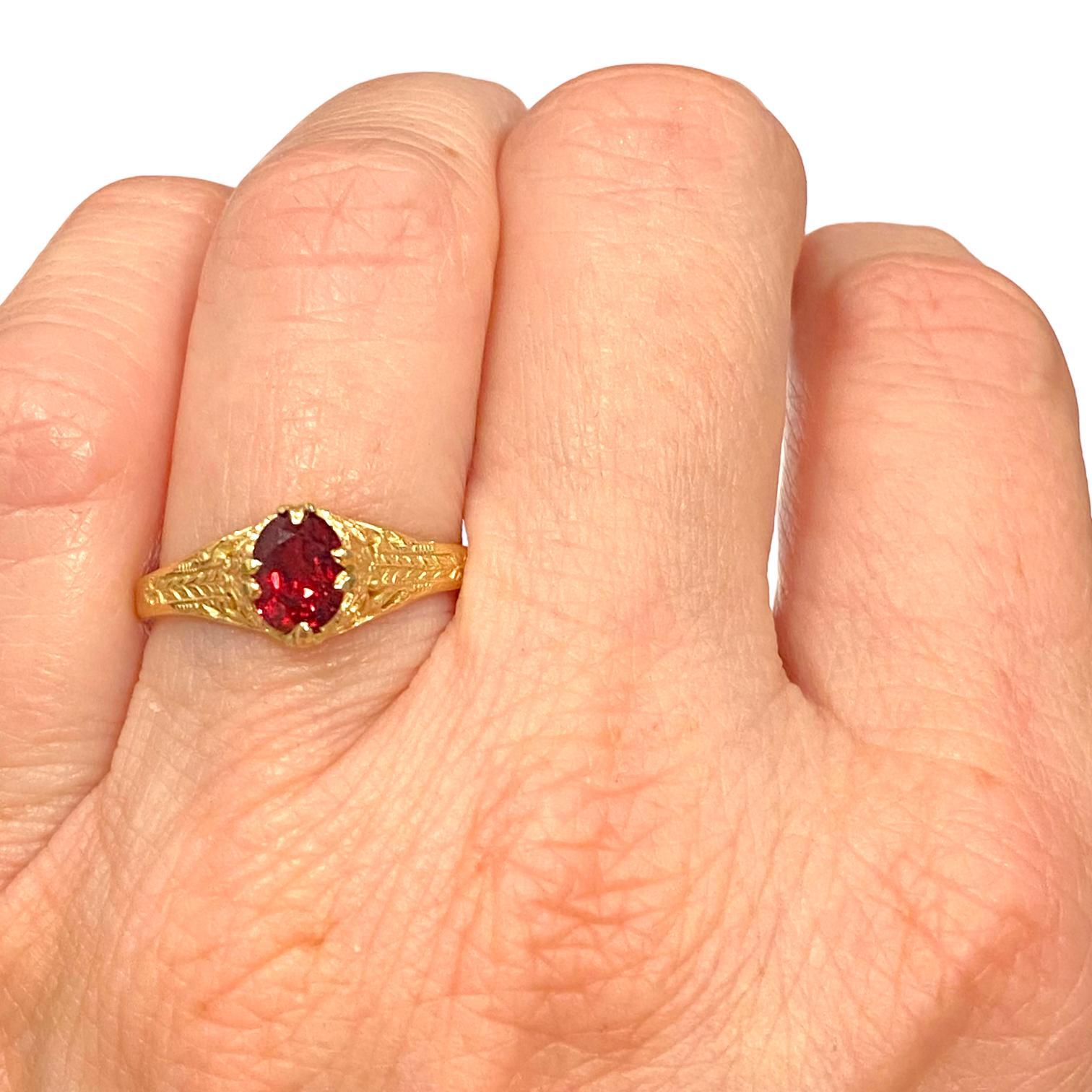 Vintage 14K Yellow Gold Red Spinel Solitaire Ring 2