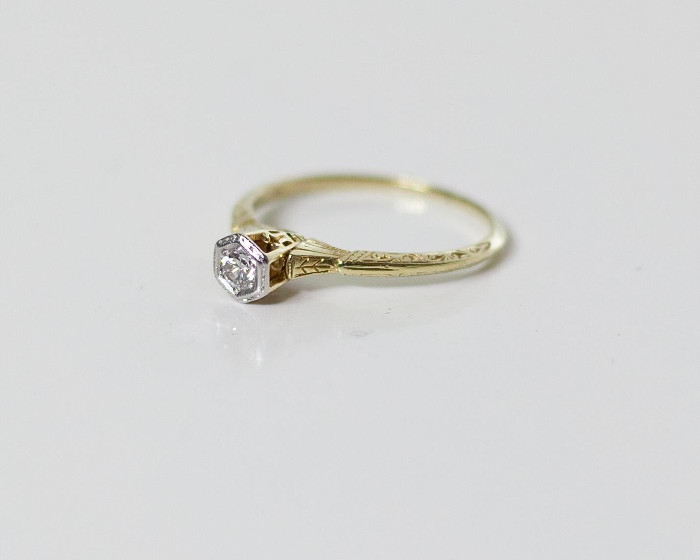 Art Deco Vintage 14 Karat Yellow Gold Ring with 0.12 Carat Diamonds For Sale