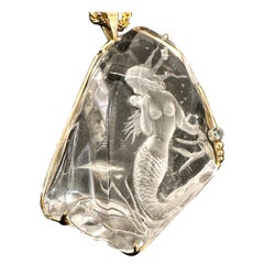 Oro giallo 14k vintage Ciondolo a forma di sirena Rockcrystal con diamante blu Glam