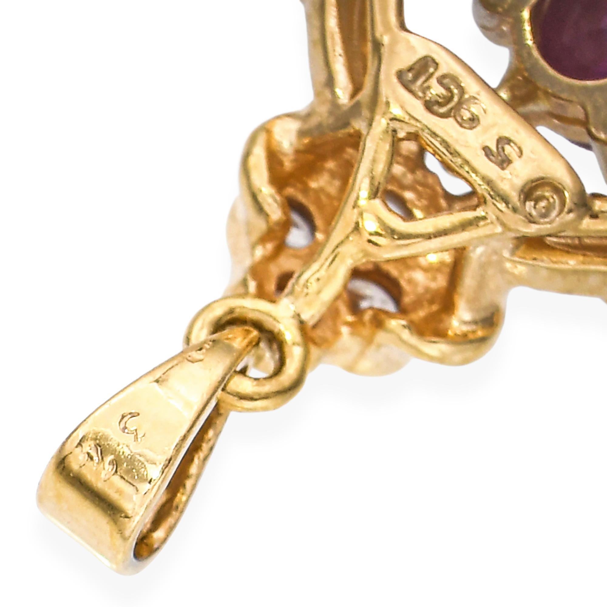 Ciondolo a ferro di cavallo in oro giallo 14k con rubini e diamanti d'epoca in vendita 1