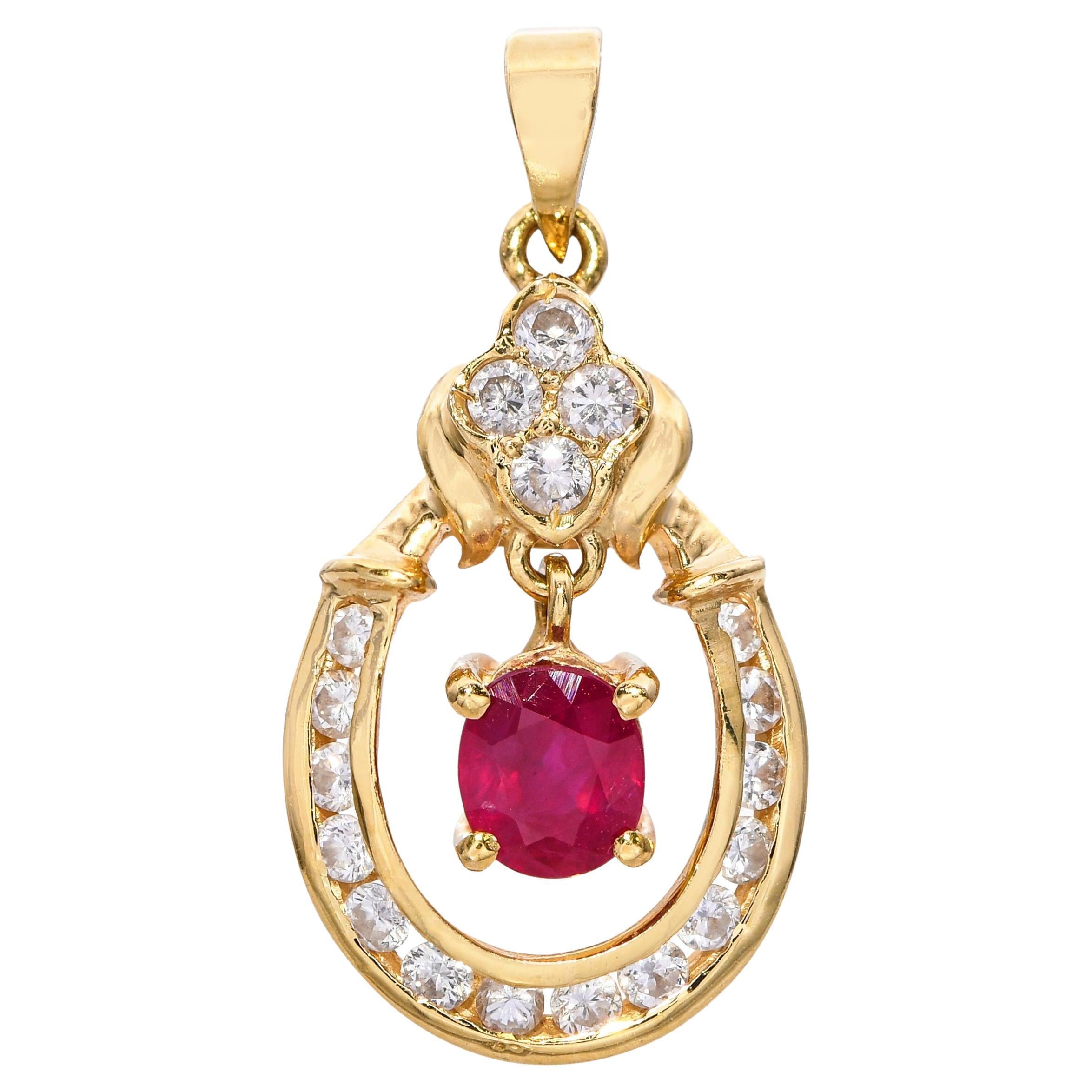Pendentif fer à cheval vintage en or jaune 14k avec rubis et diamants