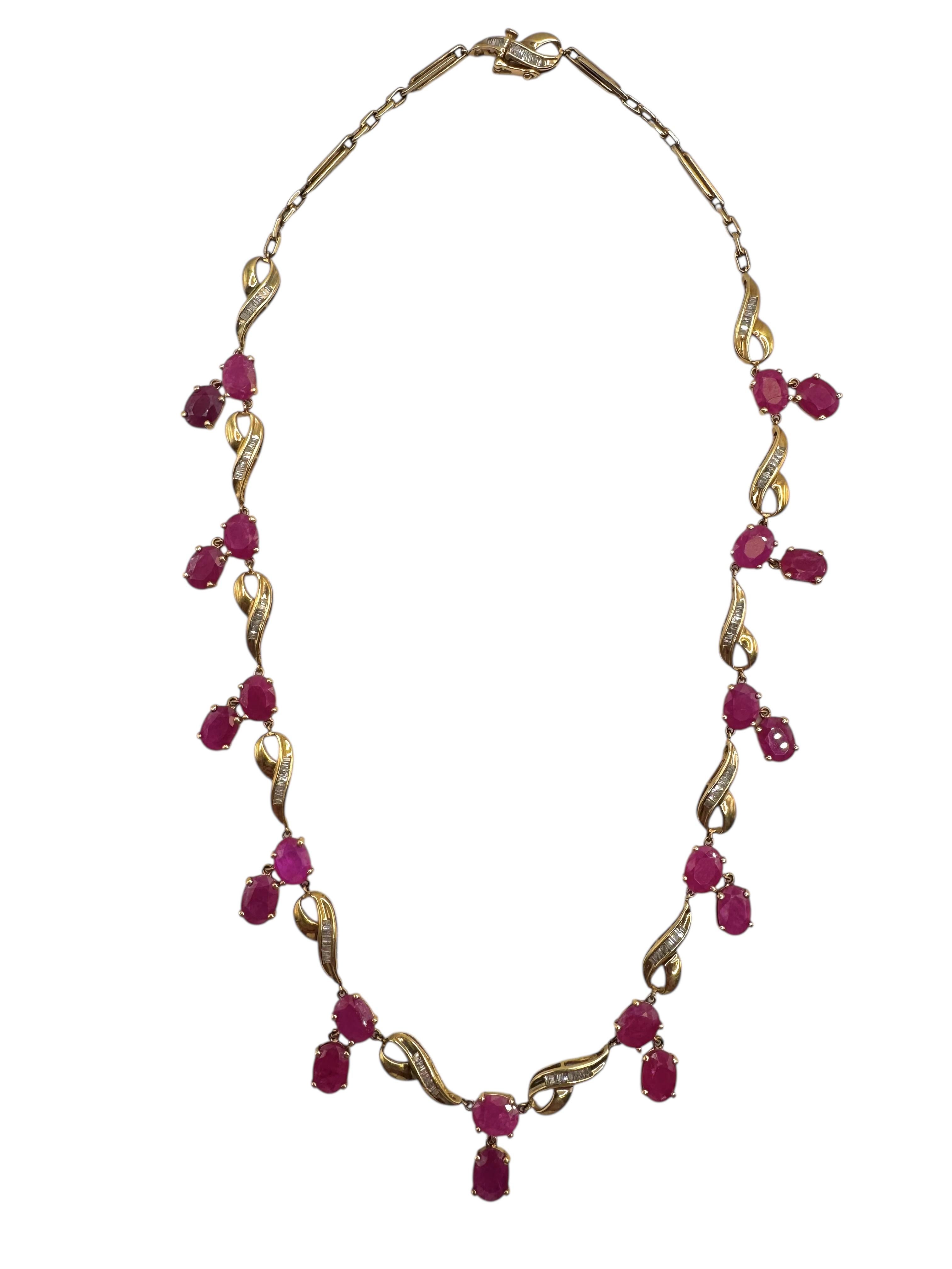 Collana vintage in oro giallo 14K con rubini e diamanti In condizioni ottime in vendita a Great Neck Plaza, NY