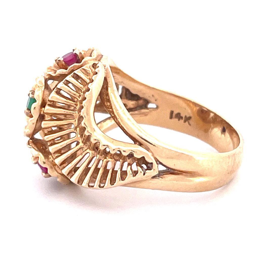 Round Cut Vintage 14k Yellow Gold Ruby and Emerald Ring For Sale
