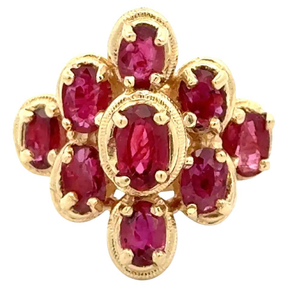 Anillo vintage de oro amarillo de 14 quilates con racimo de rubíes, finales del siglo XX en venta