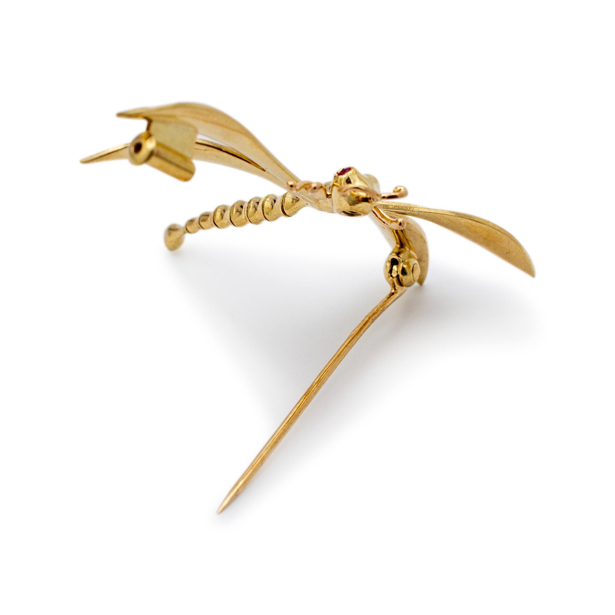 Vintage 14K Yellow Gold Ruby Eyed Dragonfly Pin Brooch In Excellent Condition For Sale In Houston, TX