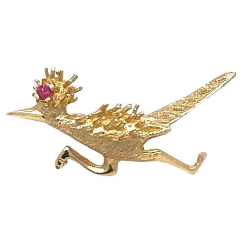 Vintage 14K Yellow Gold & Ruby Road Runner Tie Tack Lapel Pin For Sale