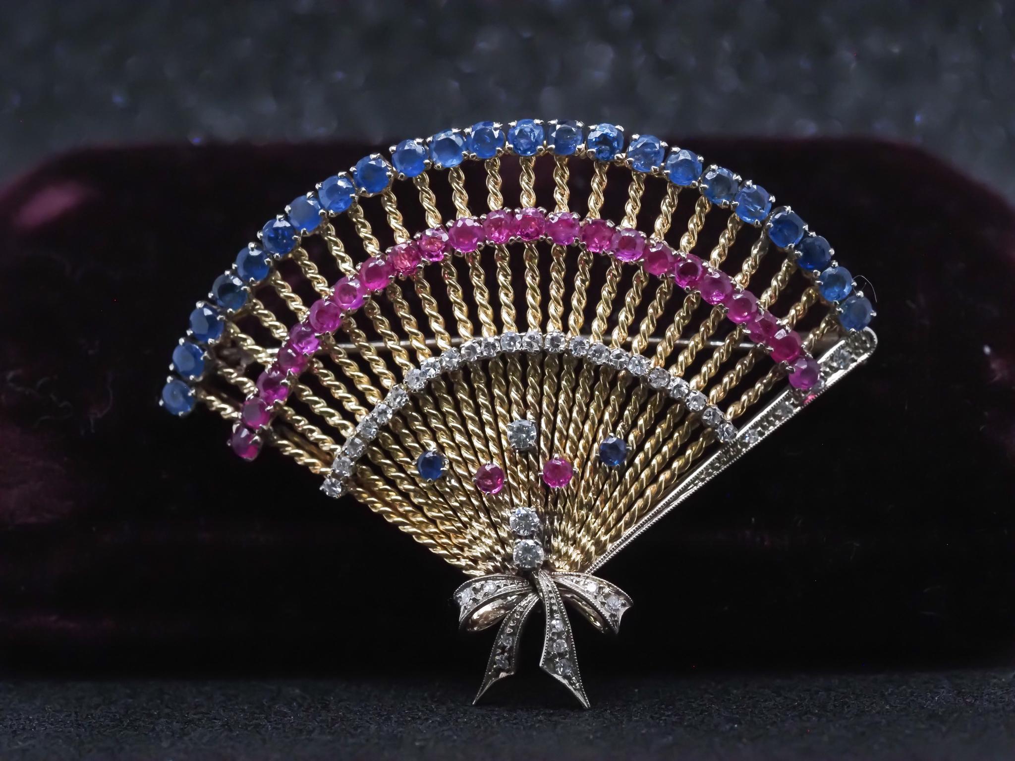Vintage 14K Yellow Gold Ruby, Sapphire and Diamond Large Brooch For Sale 1