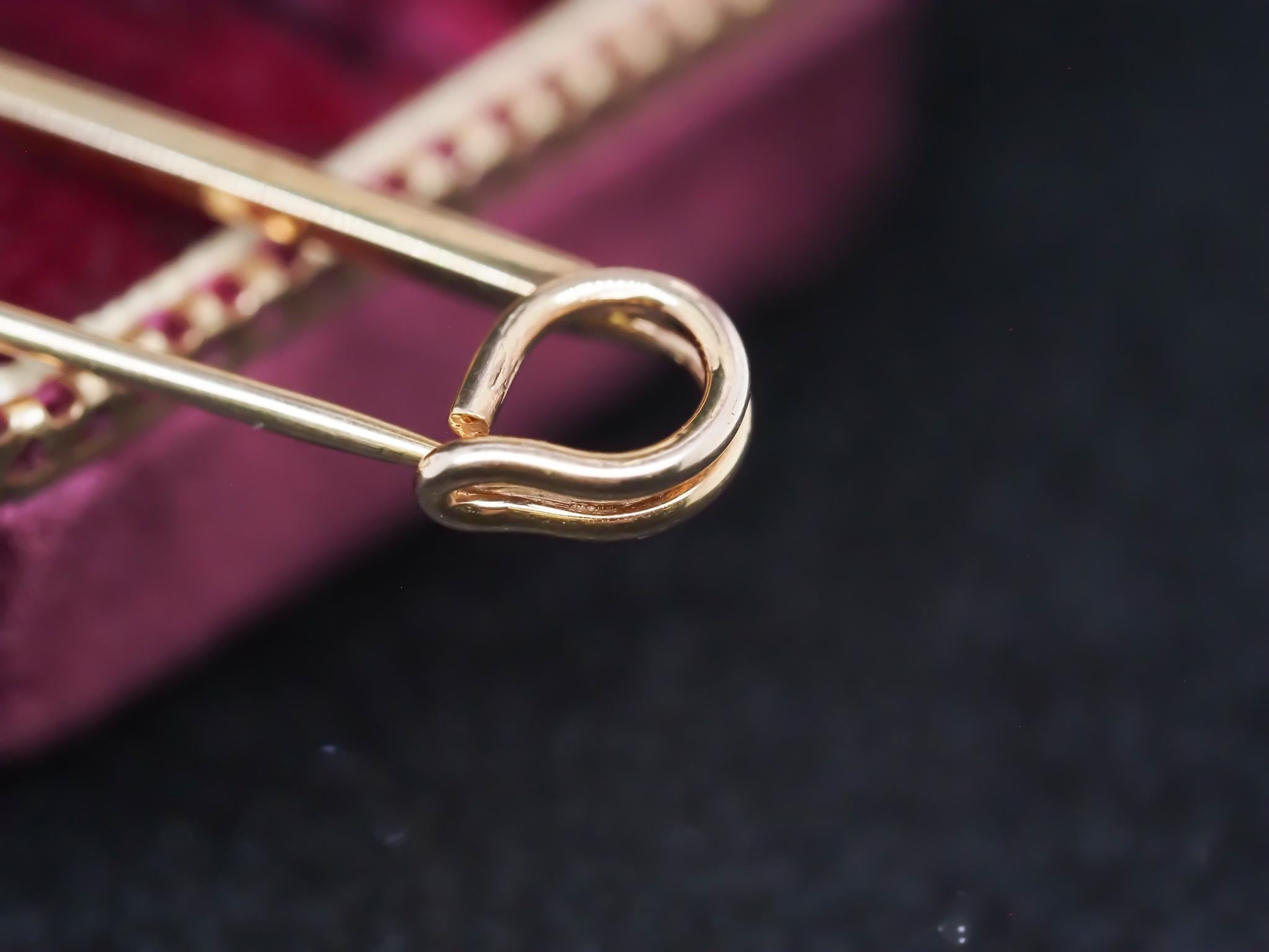 Women's Vintage 14K Yellow Gold Safety Pin Brooch For Sale