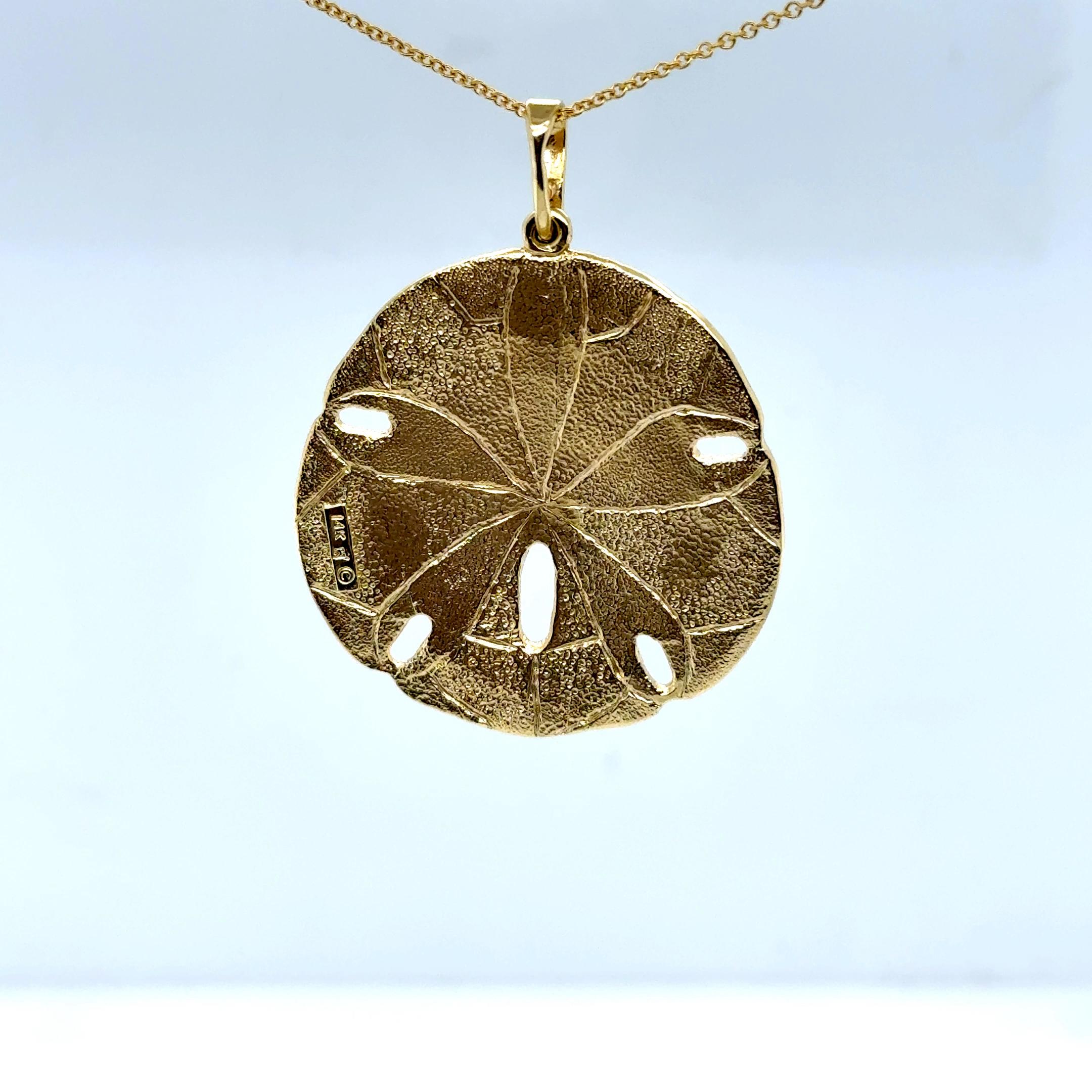 Contemporain Pendentif vintage dollar des sables en or jaune 14K - inspiration nautique en vente