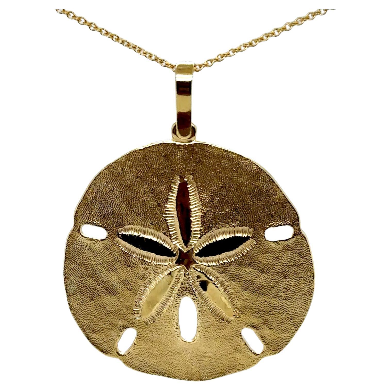 Vintage 14K Yellow Gold Sand Dollar Pendant – Nautical-Inspired